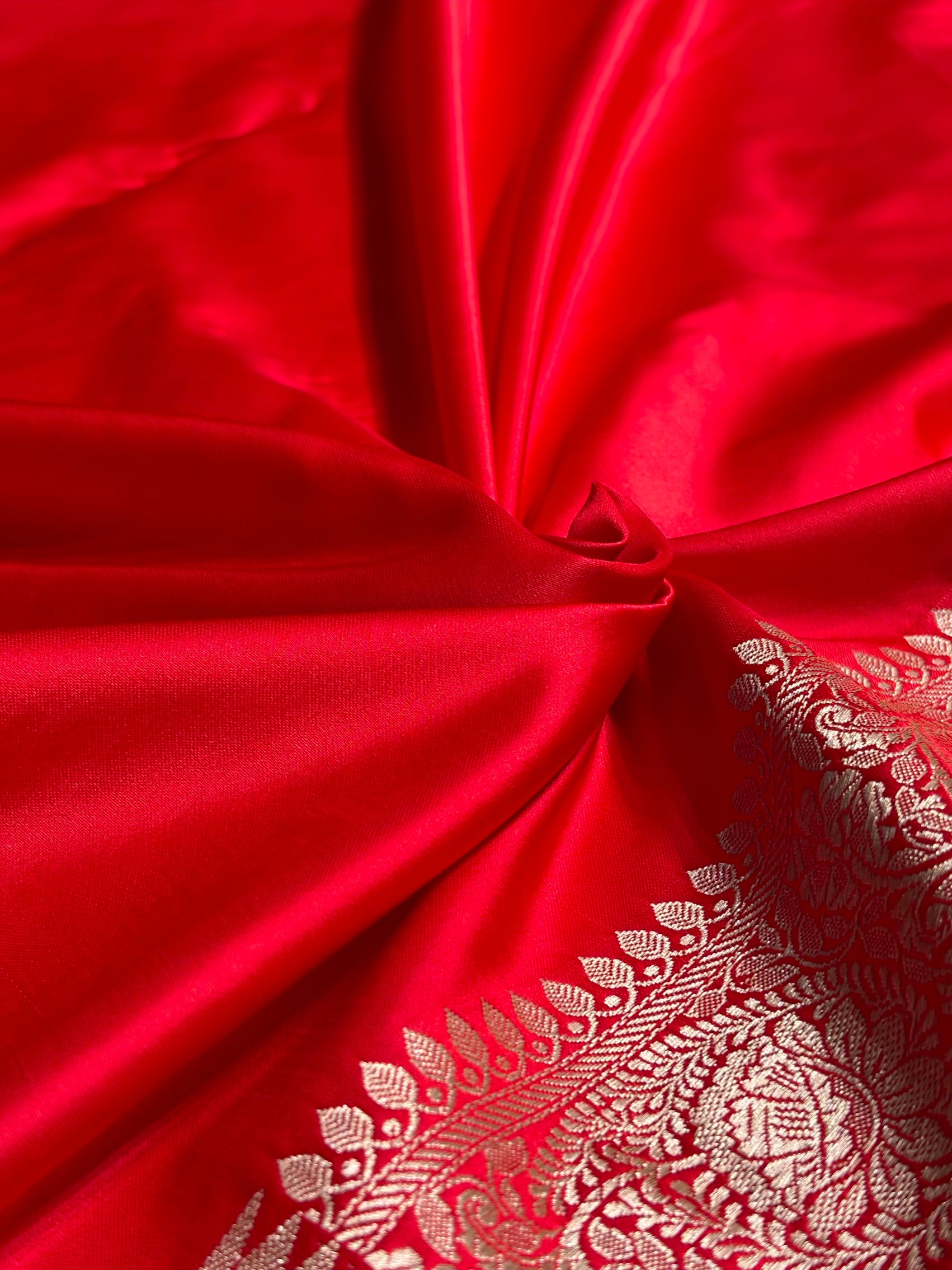 Red Jaal Pattern Satin Katan Silk Saree SK66