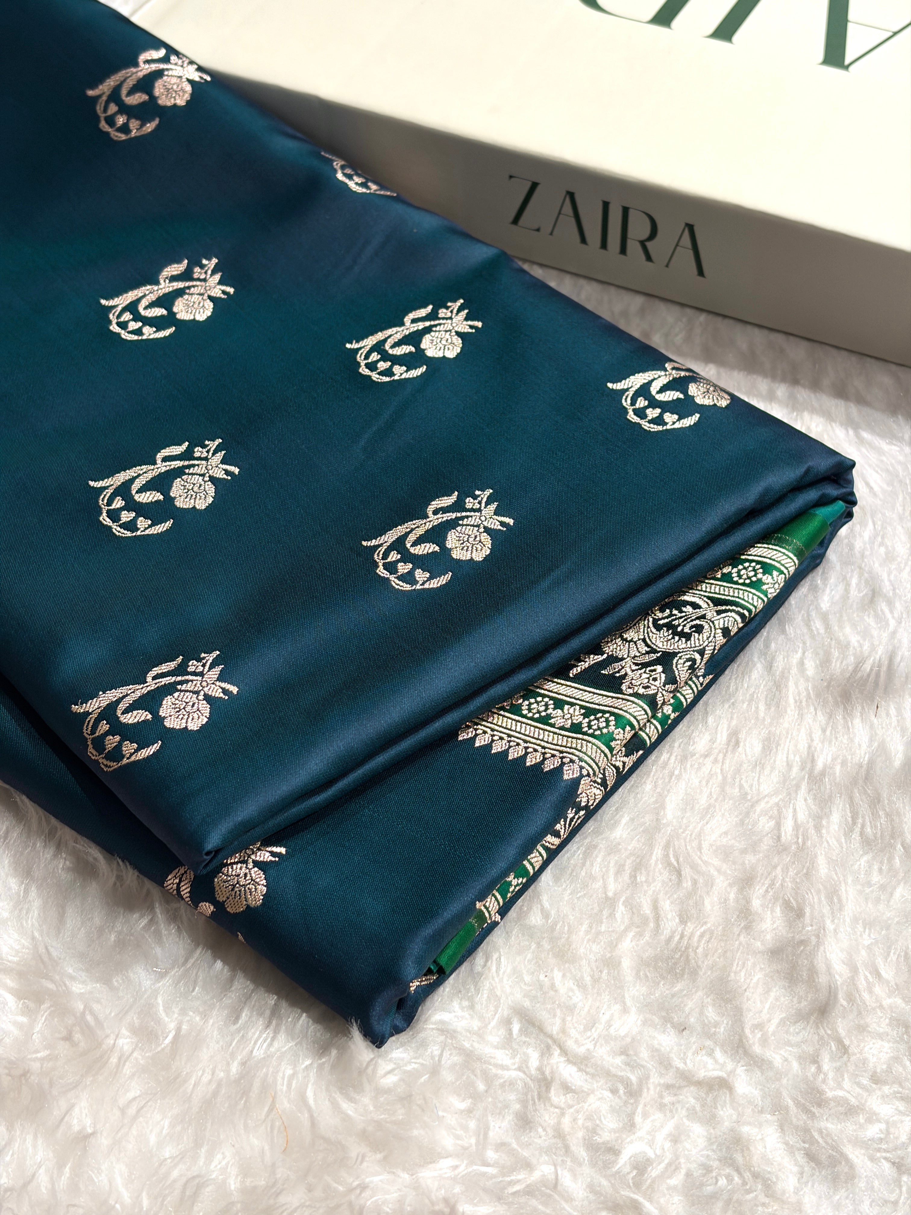 Banarasi Peacock With Contrast Black Floral Border Mashru Silk Saree MSM-100