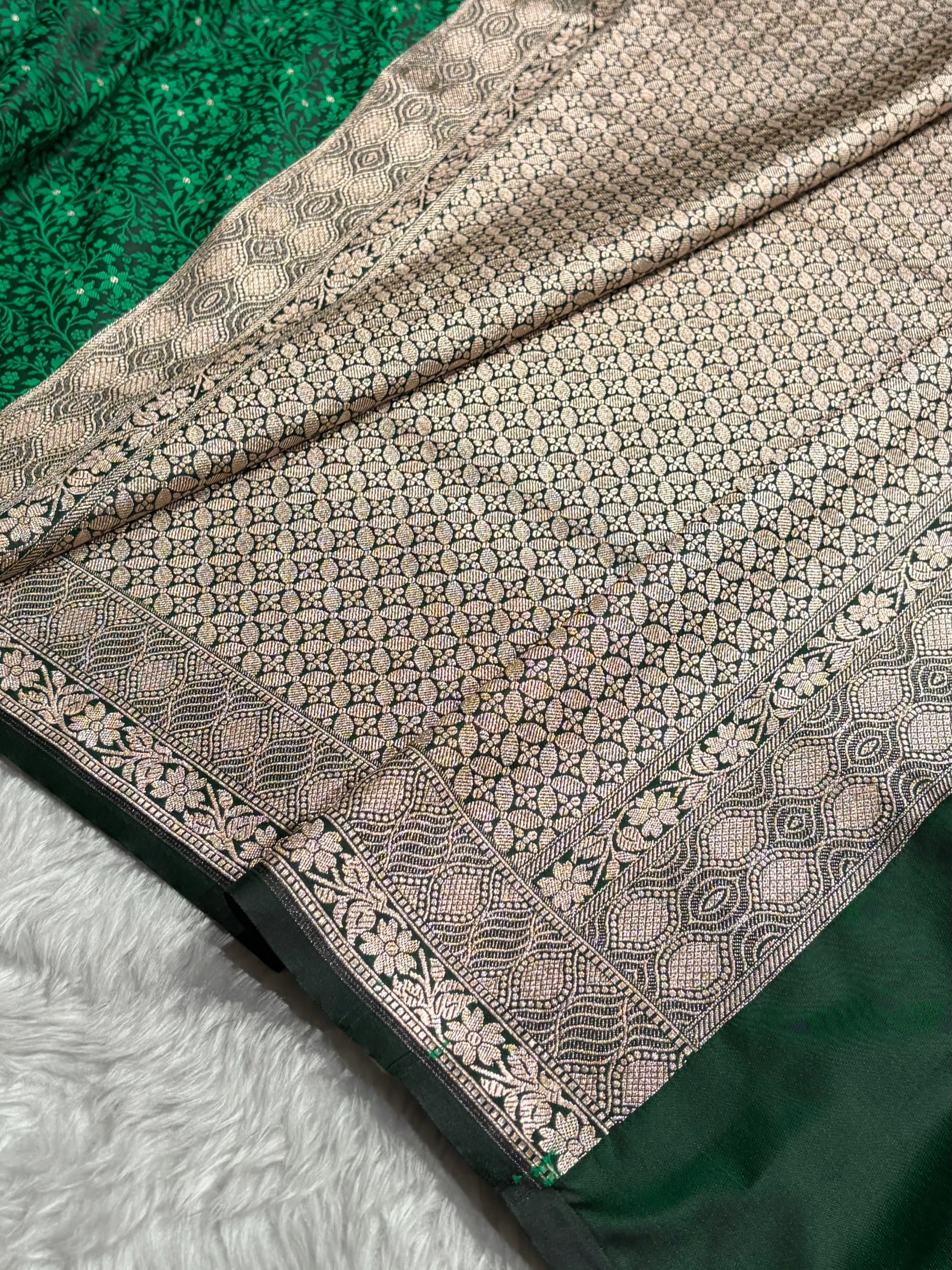 Bottle Green Shades Tanchoi Motif Mashru Silk Saree MST-15