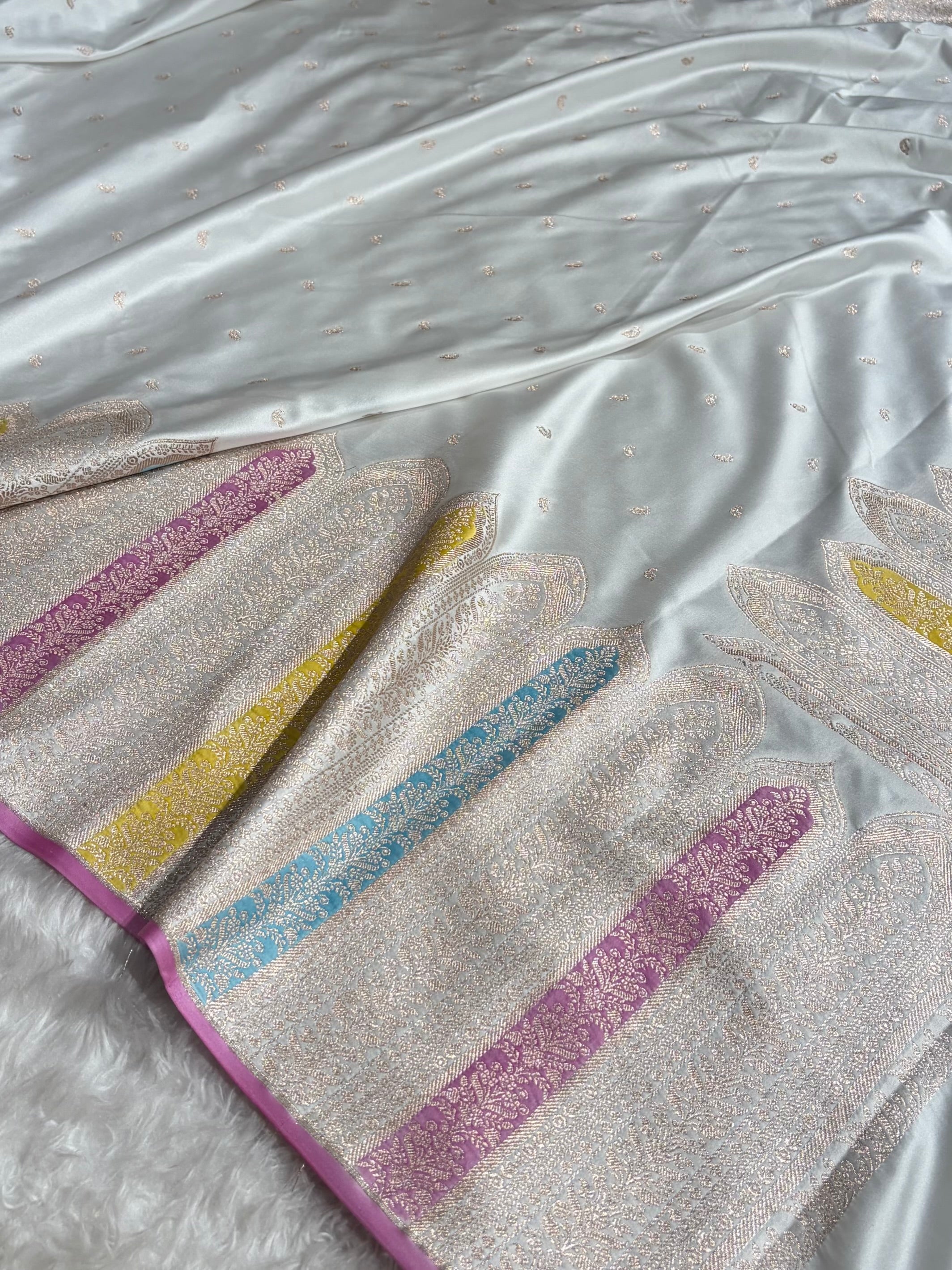 Skirt Border White Minakari Mashru Silk Saree WMS13