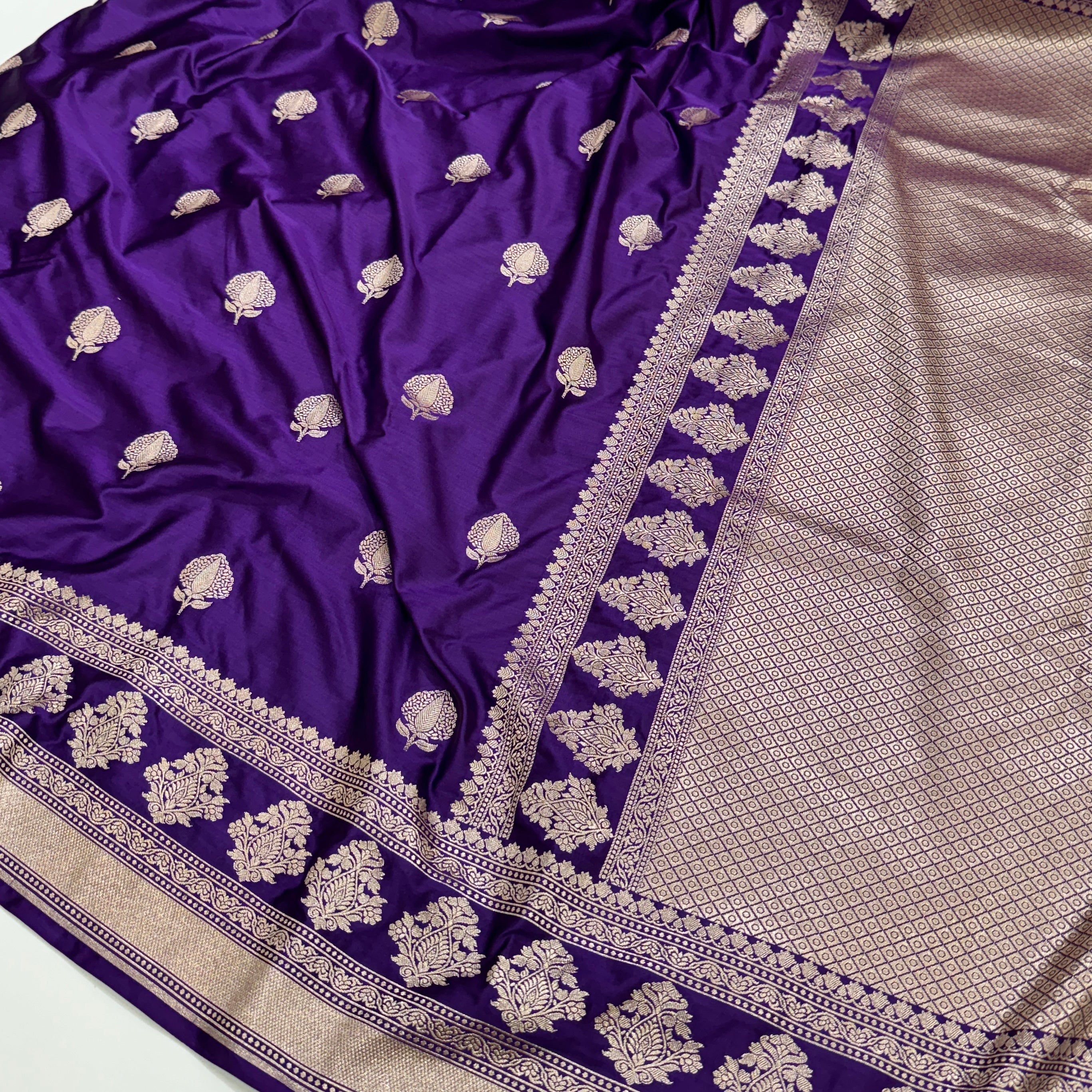 Purple Floral Motif Mashru Silk Saree With Big Border