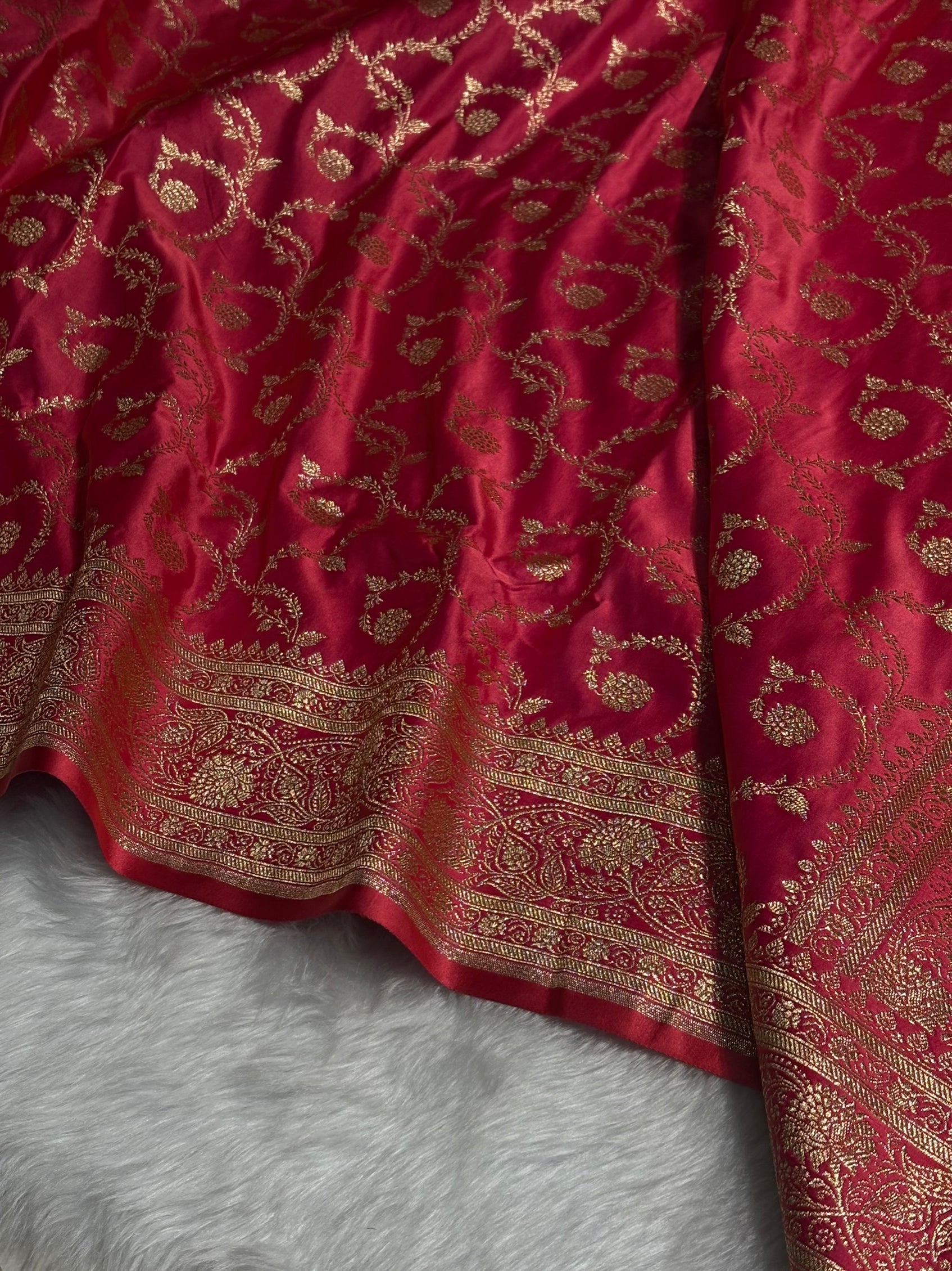 Reddish Pink Floral Jaal Pattern Satin Katan Silk saree SK55