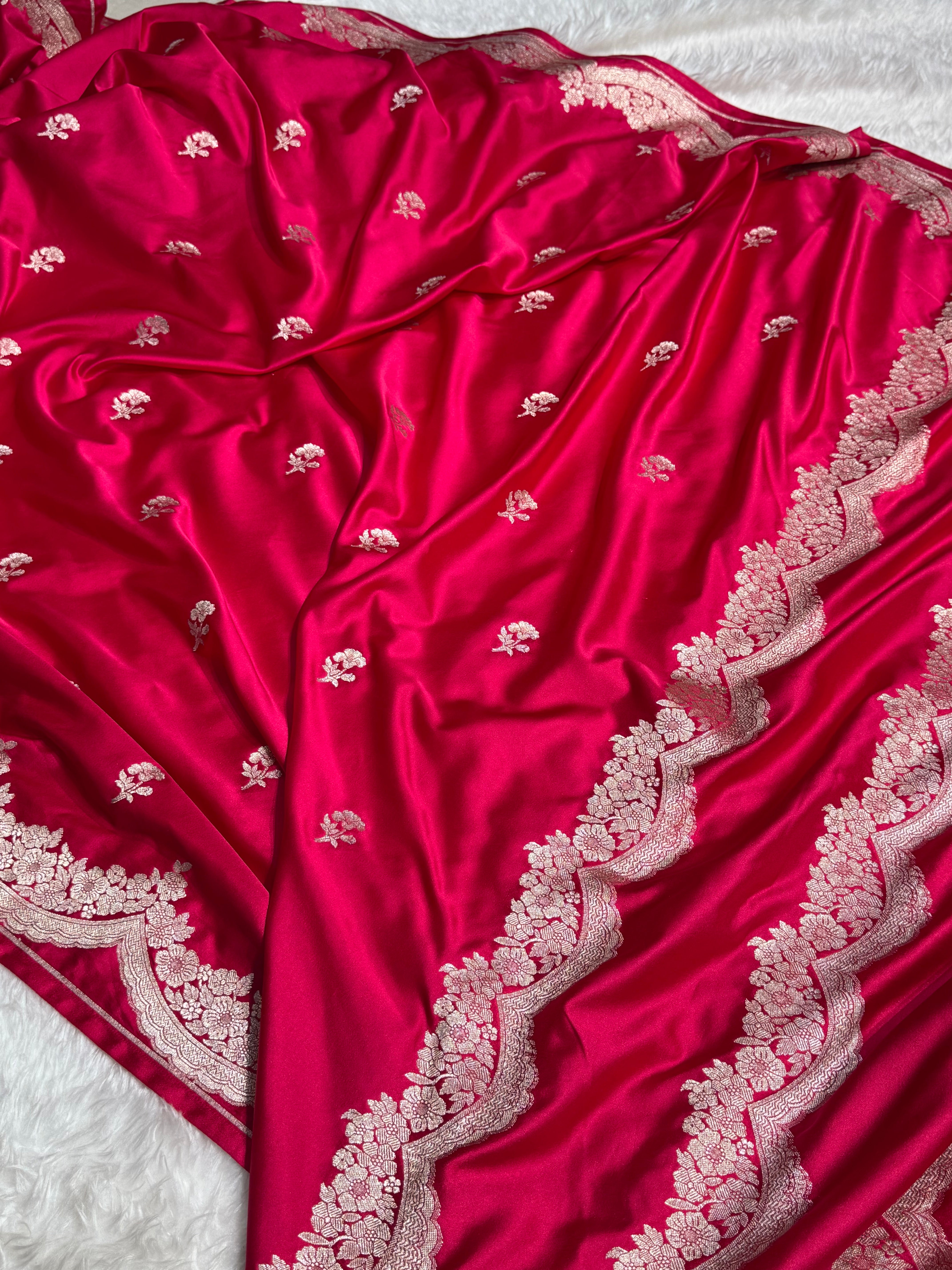 Scallop Rani Pink Booti Mashru Silk Saree