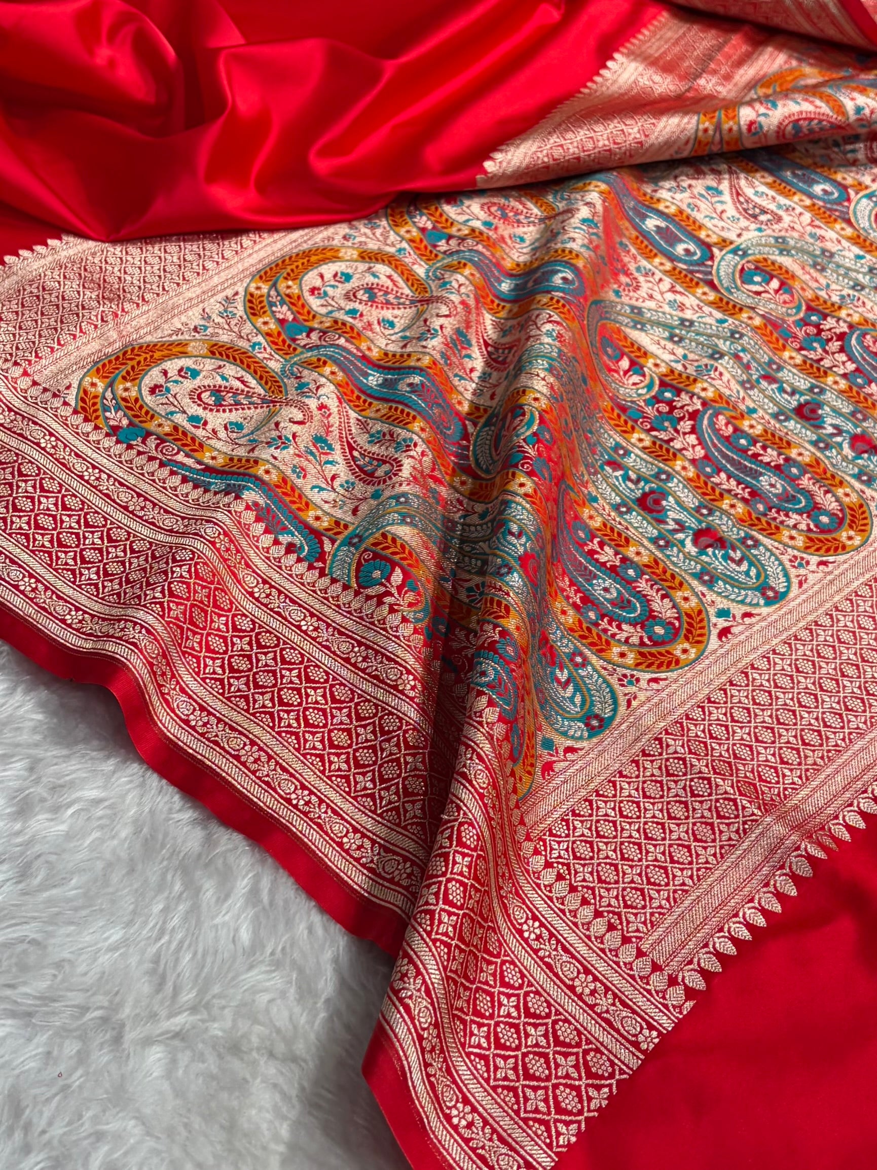 Banarasi Plain Red Shades With Minakari Pallu Mashru Silk Saree MS82