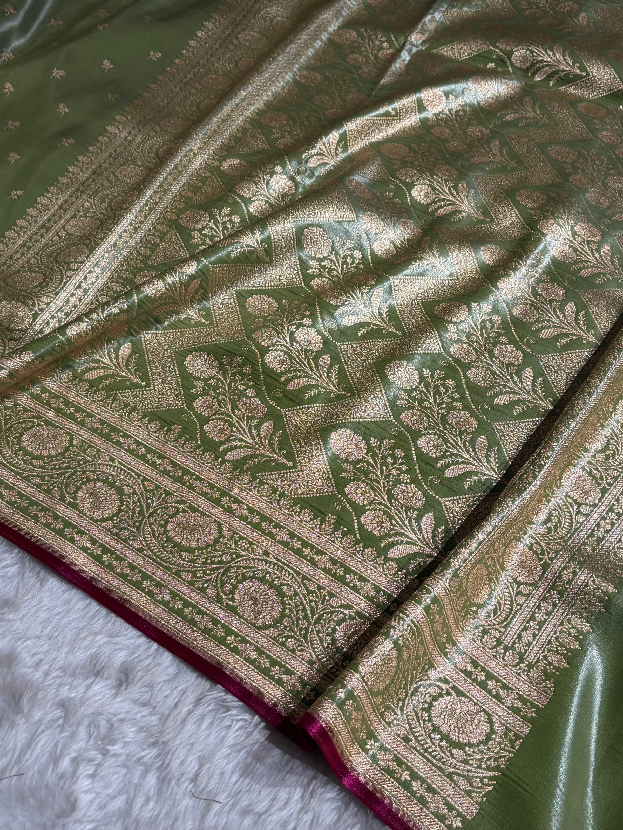 Banarasi Pista Shades Cross Pattern Banarasi Satin Silk Saree SS52