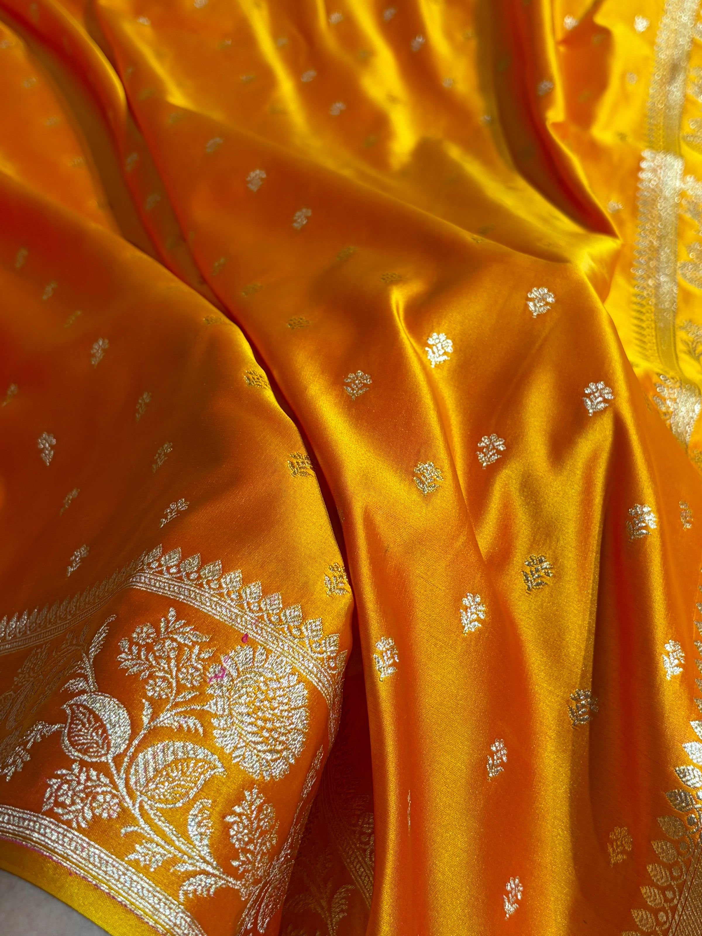Banarasi Fanta Orange Shades Floral Pattern Satin Katan Silk Saree SK77