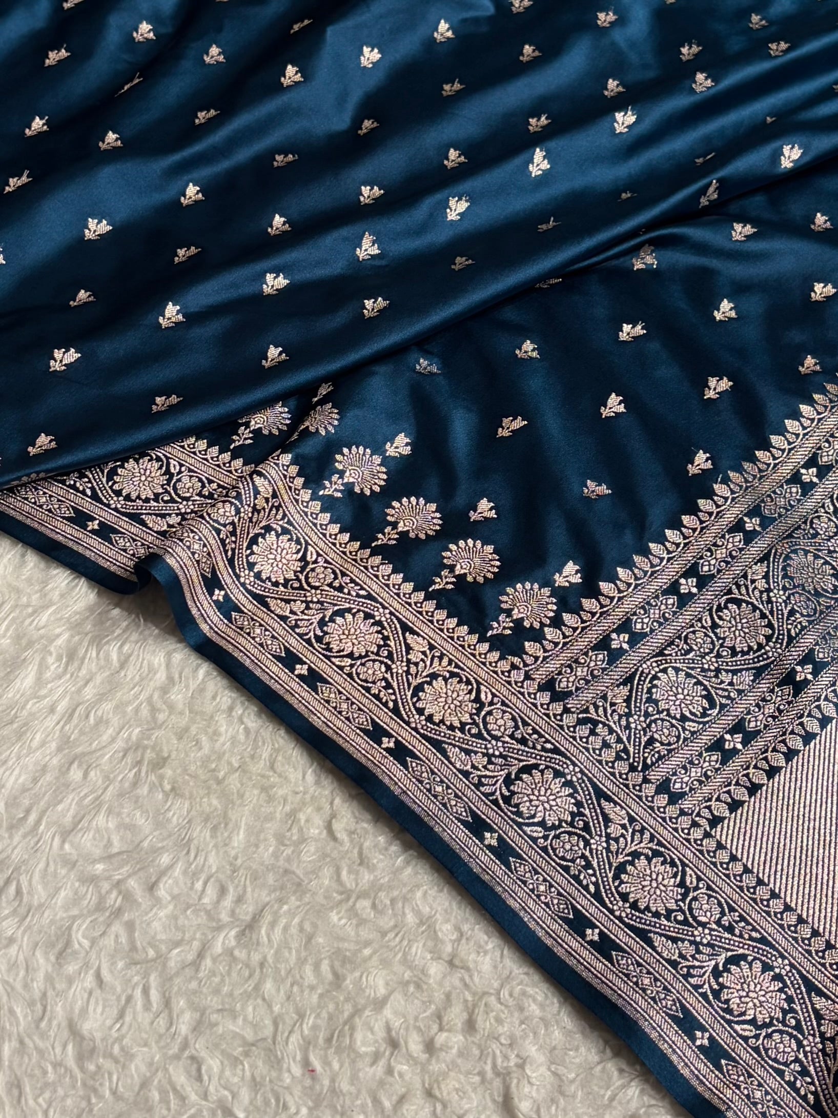 Banarasi German Blue Shades Booti Mashru Silk Saree MCS72