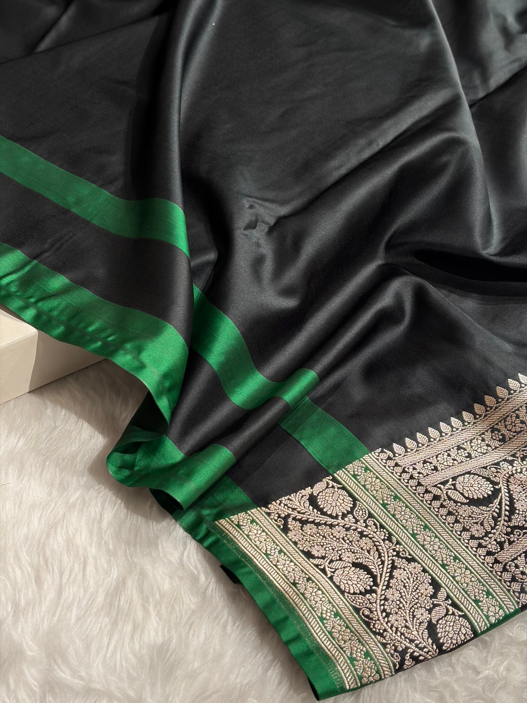 Banarasi Peacock With Contrast Black Floral Border Mashru Silk Saree MSM-101