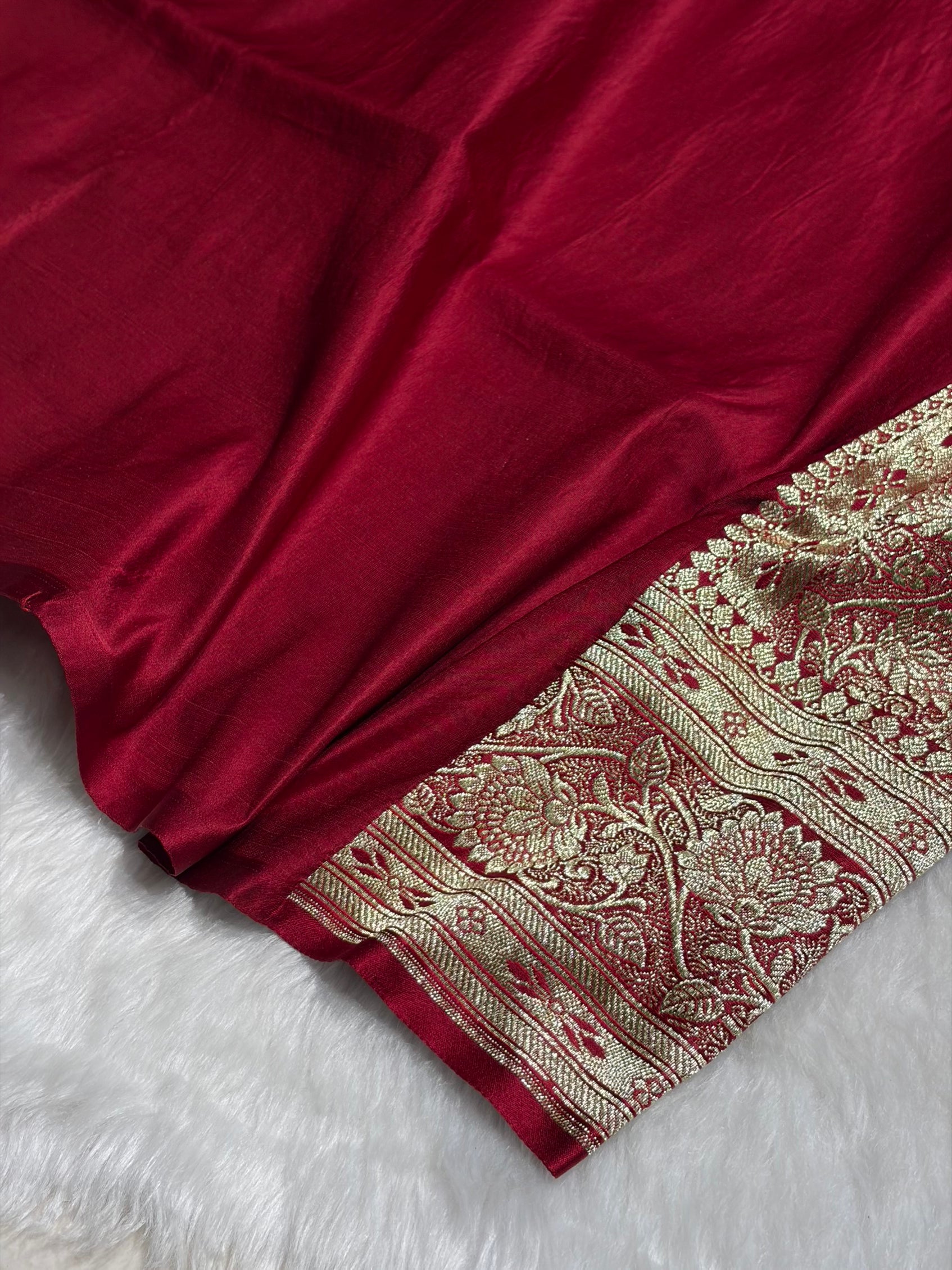 Maroon Katan Silk Saree In Cross Floral Motif