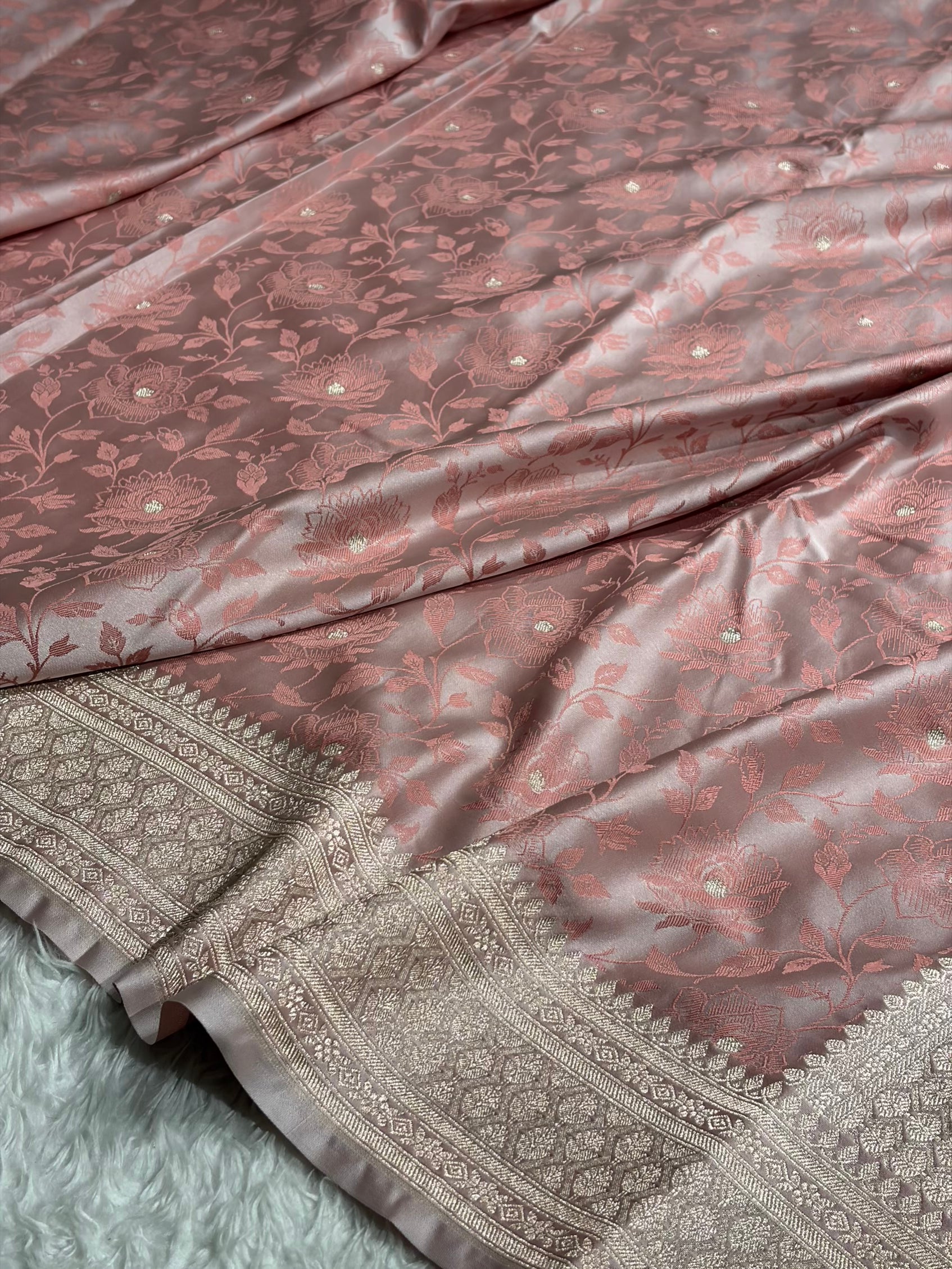 Banarasi Peach Floral Booti Mashru Silk Saree