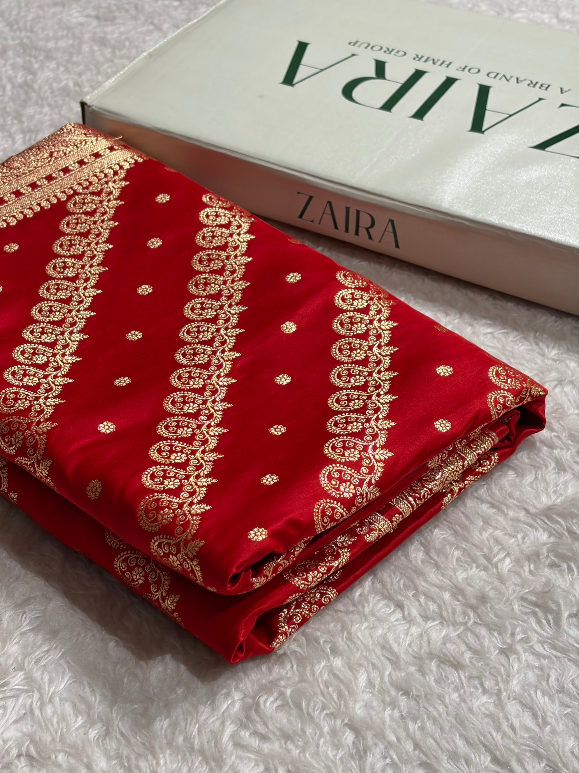 Red Shades Cross Floral Pattern Satin Katan Silk Saree SK79