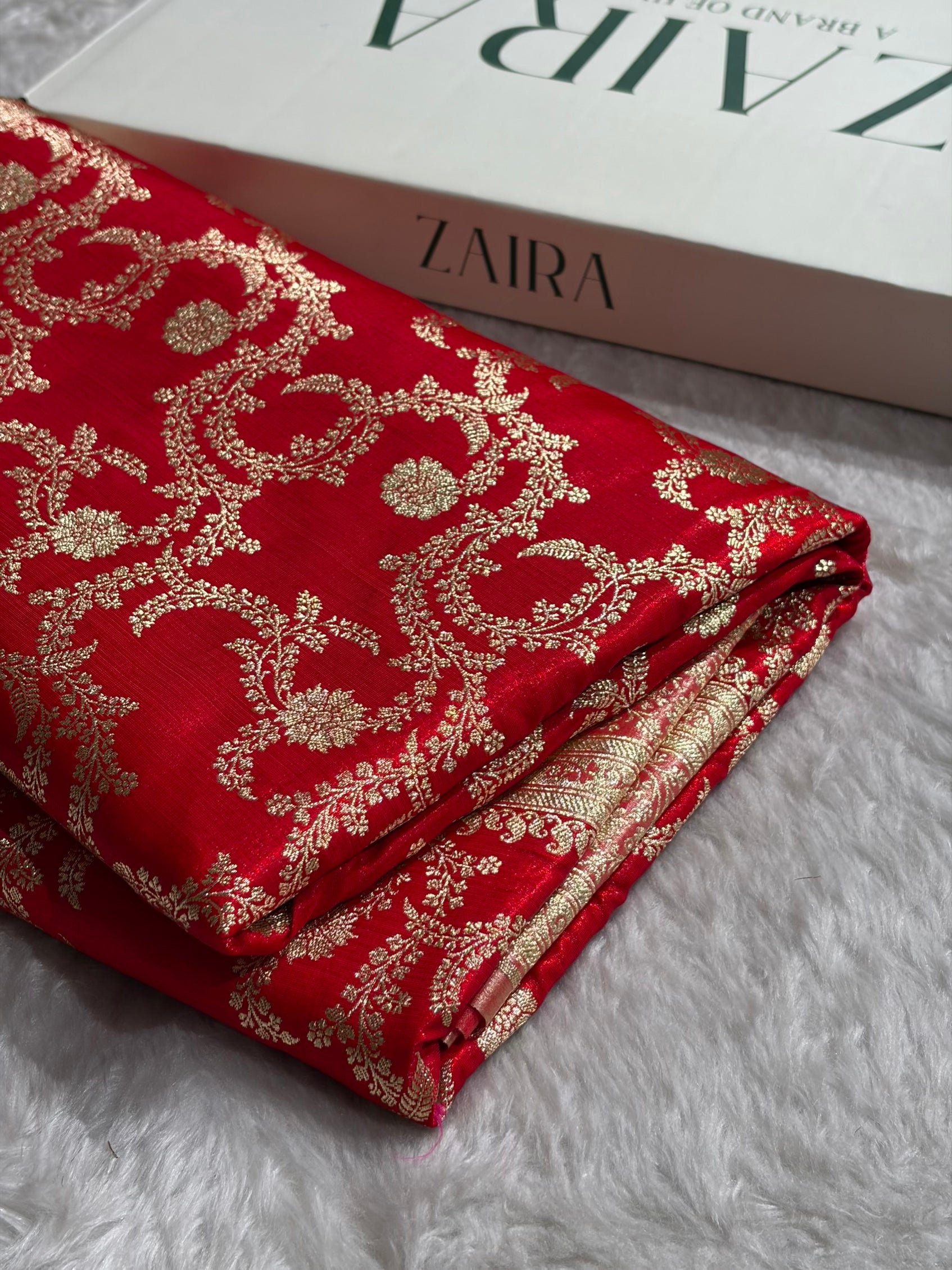 Red Contrast Shades Jaal Pattern Banarasi Satin Silk Saree SS47