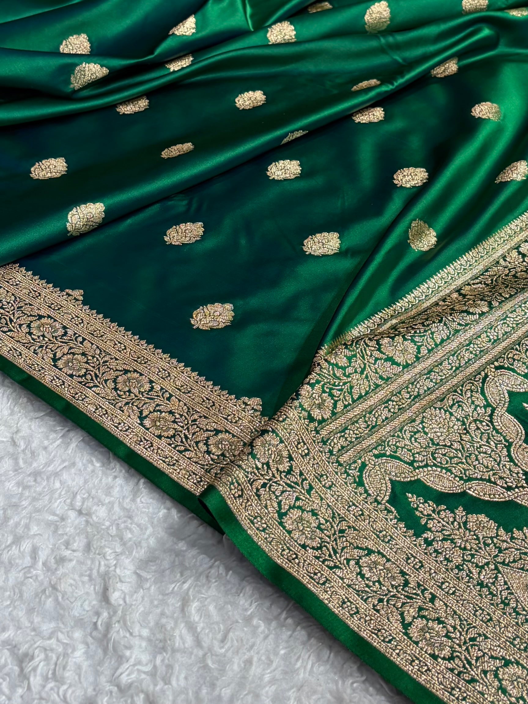 Cross Green Treditional Banarasi Booti Pattern Satin Katan Silk Saree SK65