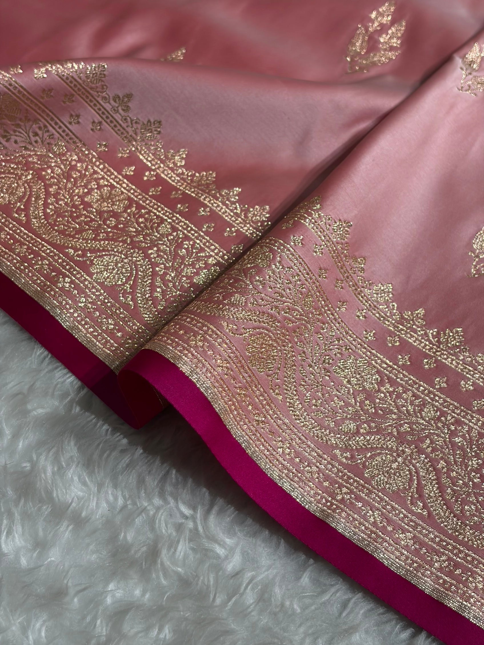 Banarasi Baby Pink Booti Pattern Katan Silk Saree