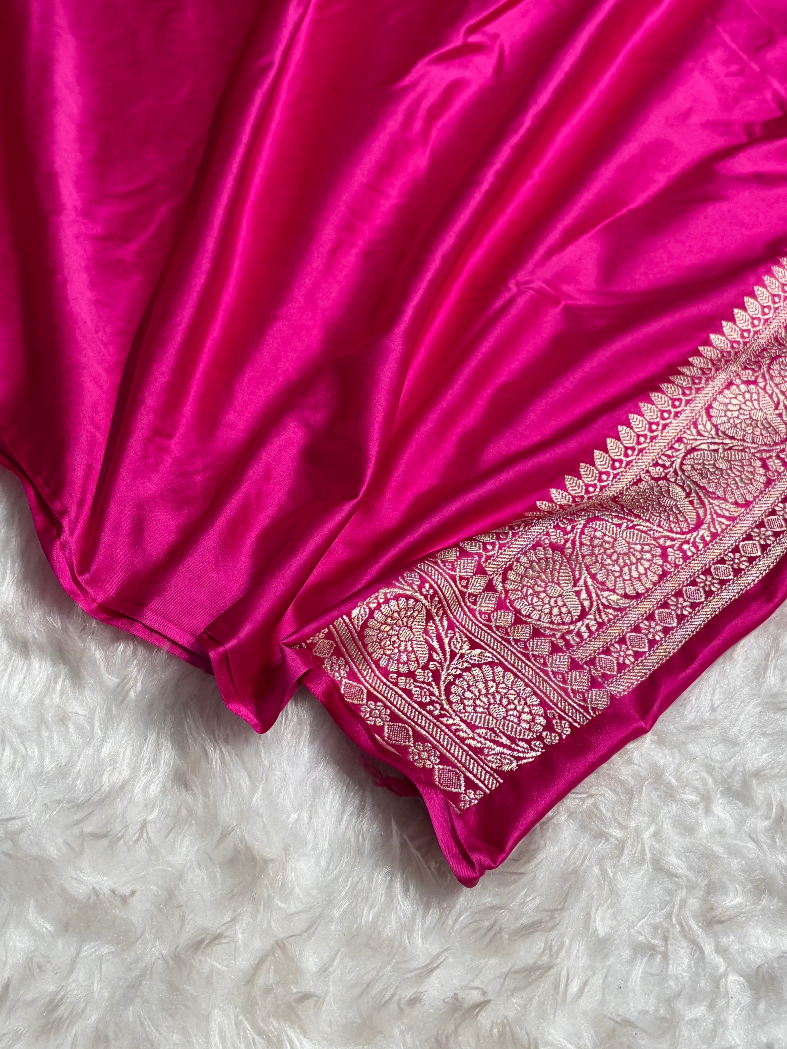 Rani Shades With Contrast Border Booti Mashru Silk Saree MS79