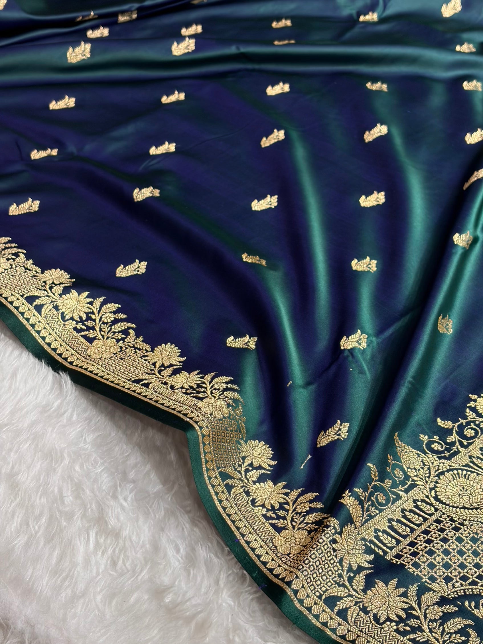 Dark Cross Green Shades Banarasi Boota Pattern Floral Mashru Silk Saree MSM-117