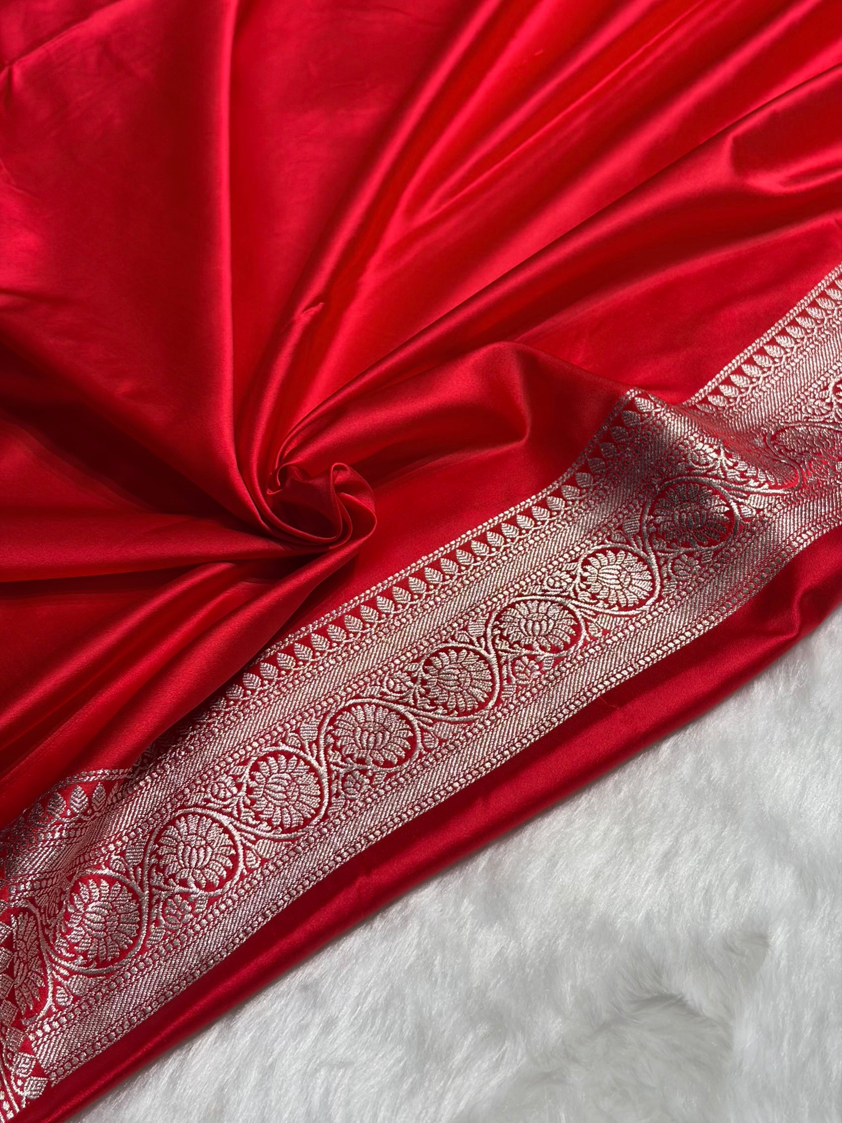 Red Shade Boota Mashru Silk Saree MS17