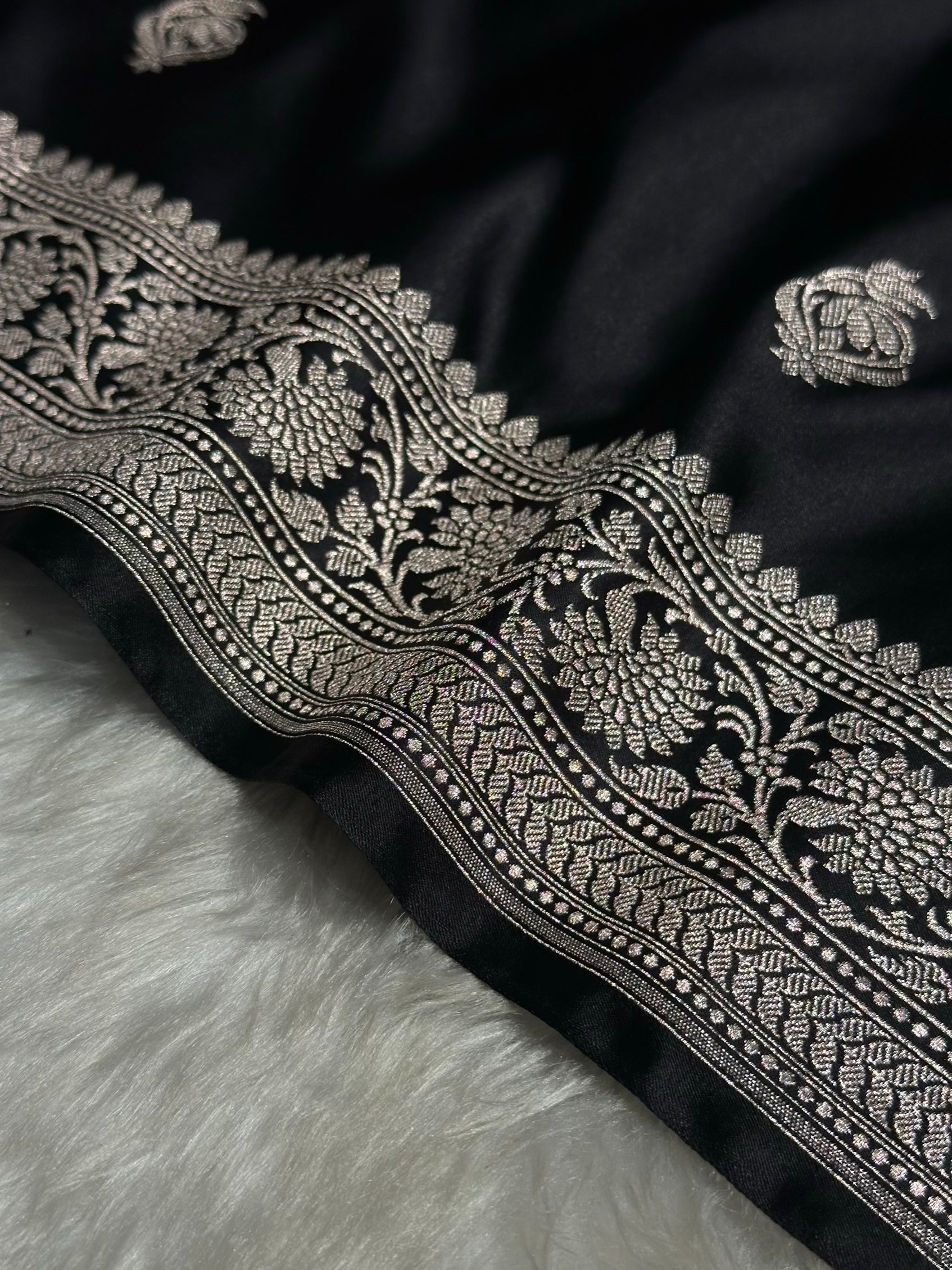Black Boota Mashru Silk Saree MS25