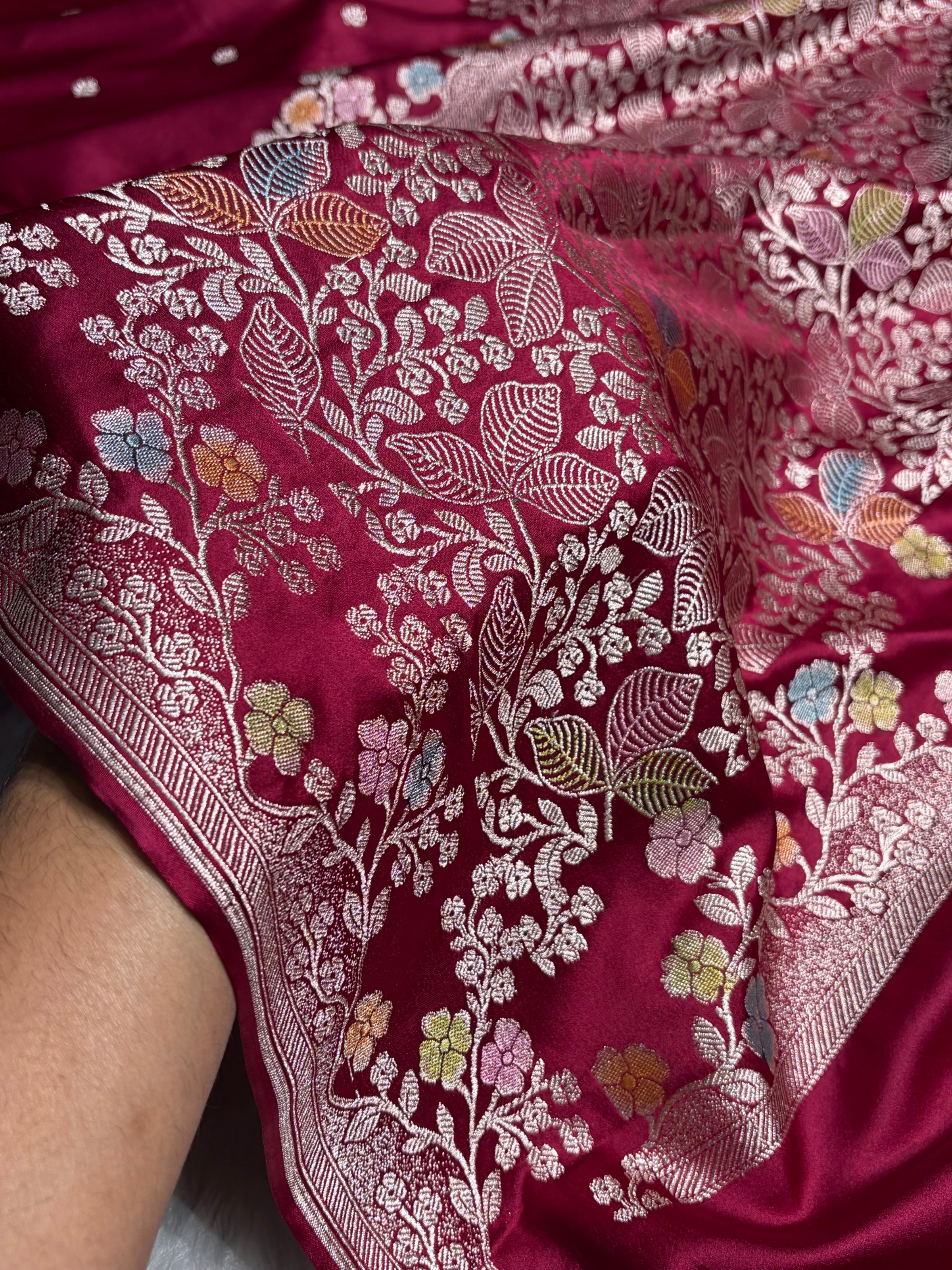 Maroon Shades Minakari Floral Border Booti Mashru Silk Saree MS75