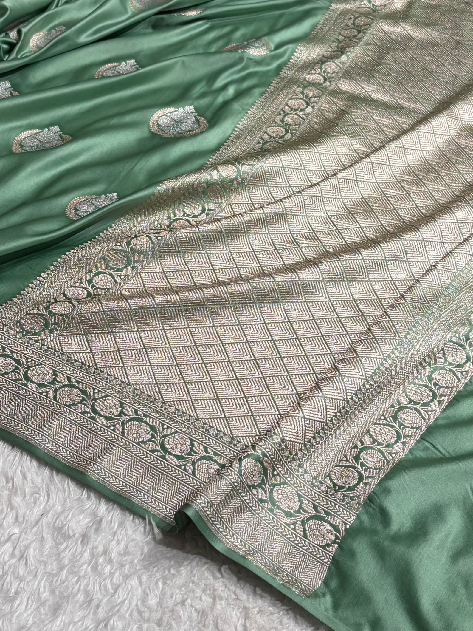 Sea Green Sona Rupa Floral Motif Mashru Silk Saree MCS35