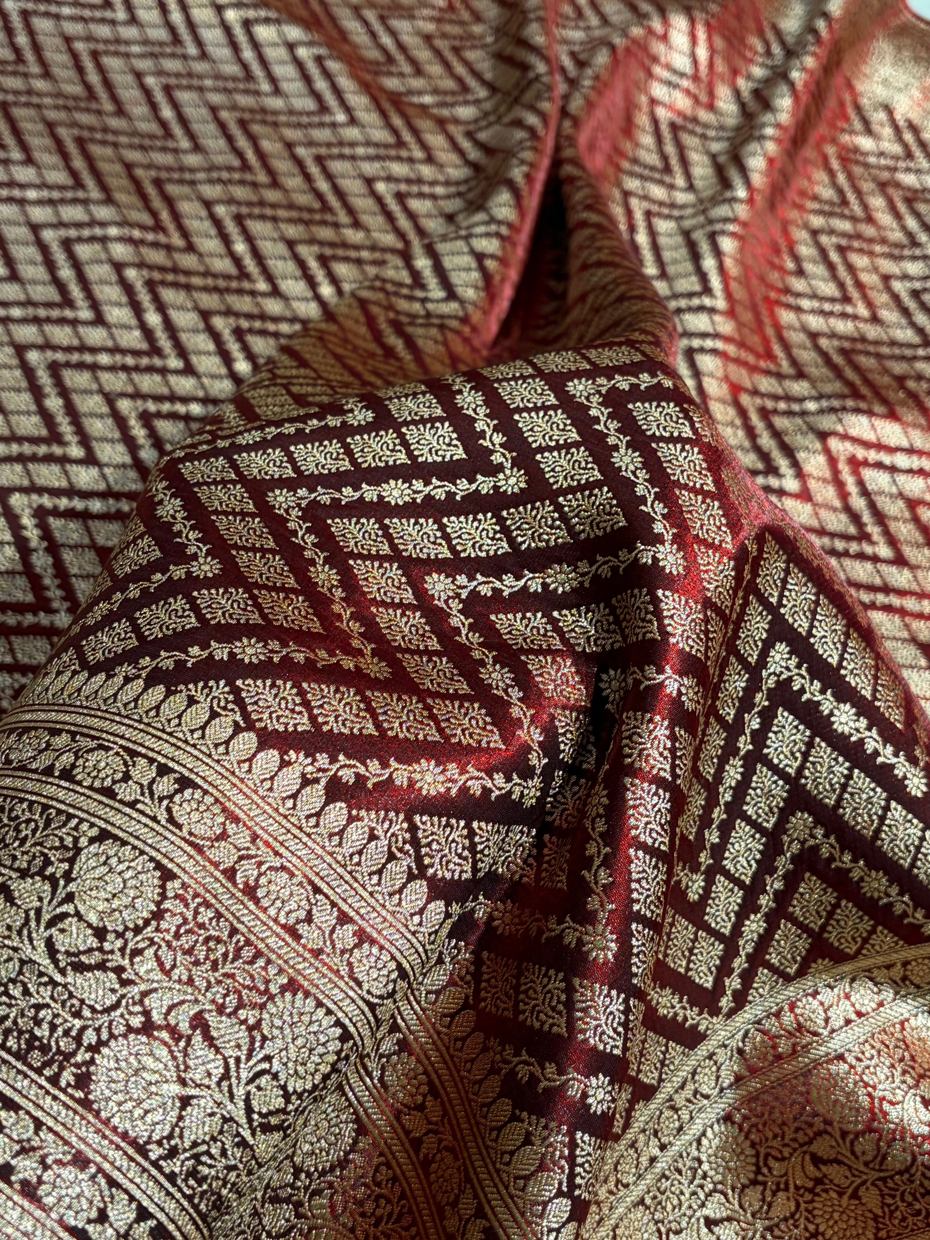 Maroon Shades Jaal Pattern Banarasi Satin Silk Saree SS56