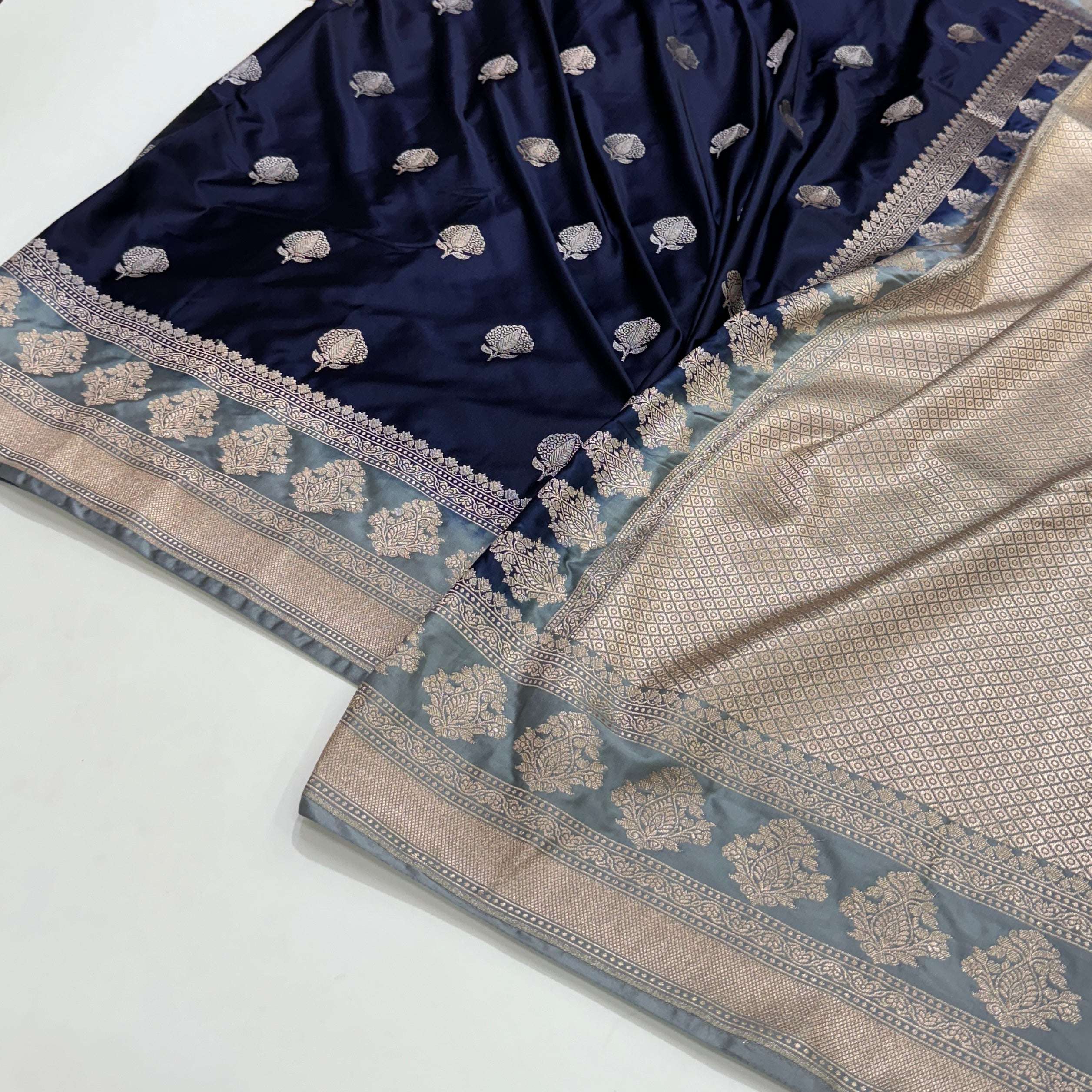 Navy -gray Combination Border Mashru Silk Saree With Big Border