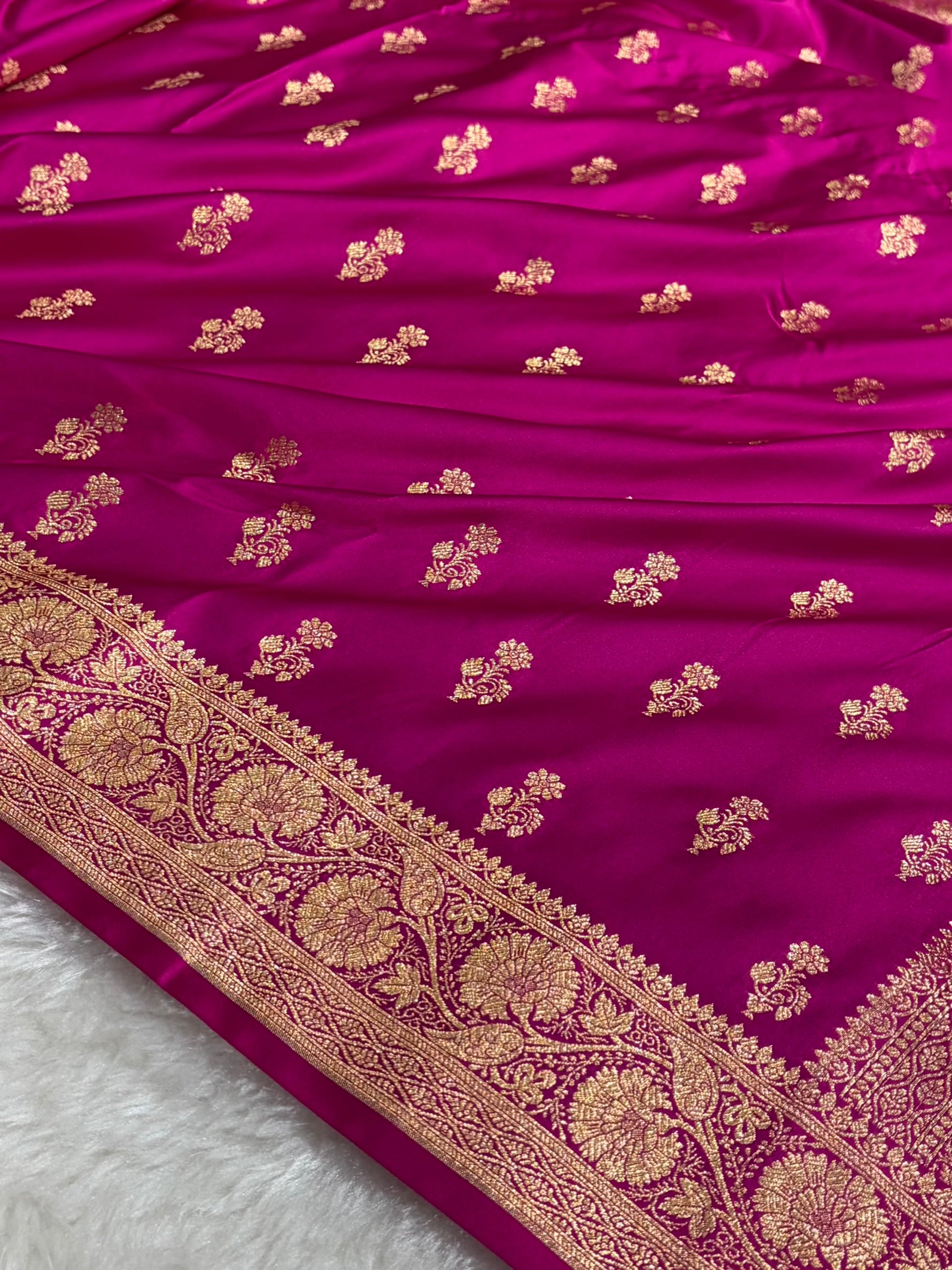 Banarasi Magenta Unique Boota Pattern Satin Katan Silk Saree SK68
