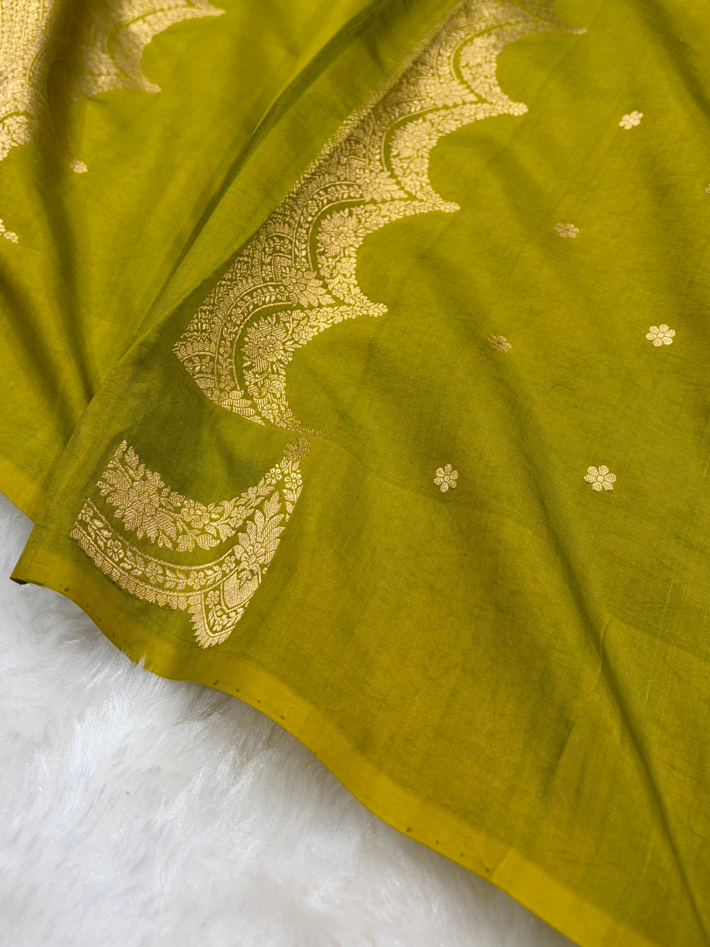 Green Shades Boota Handwoven Pure Katan Paper Silk RM-19