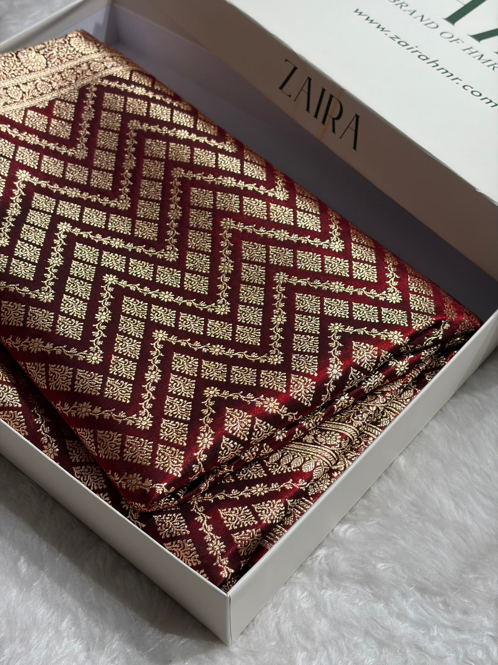 Maroon Shades Jaal Pattern Banarasi Satin Silk Saree SS56