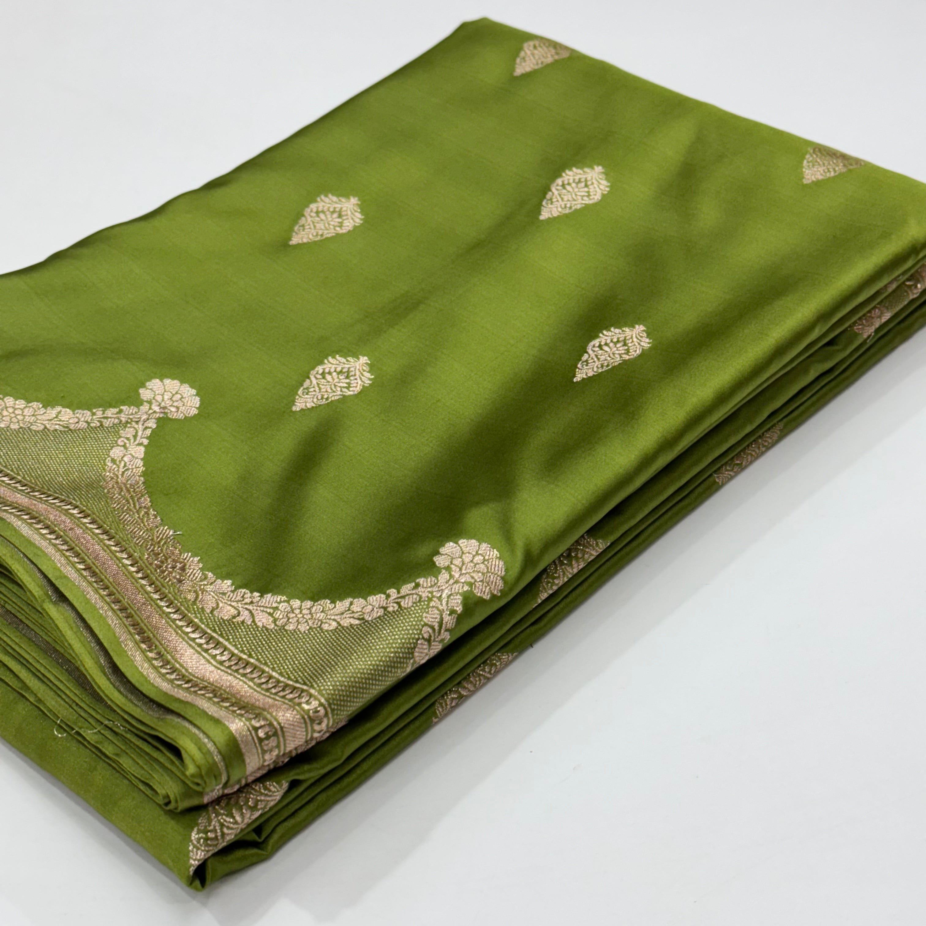 Mehandi Green Scallop Mashru Silk Saree