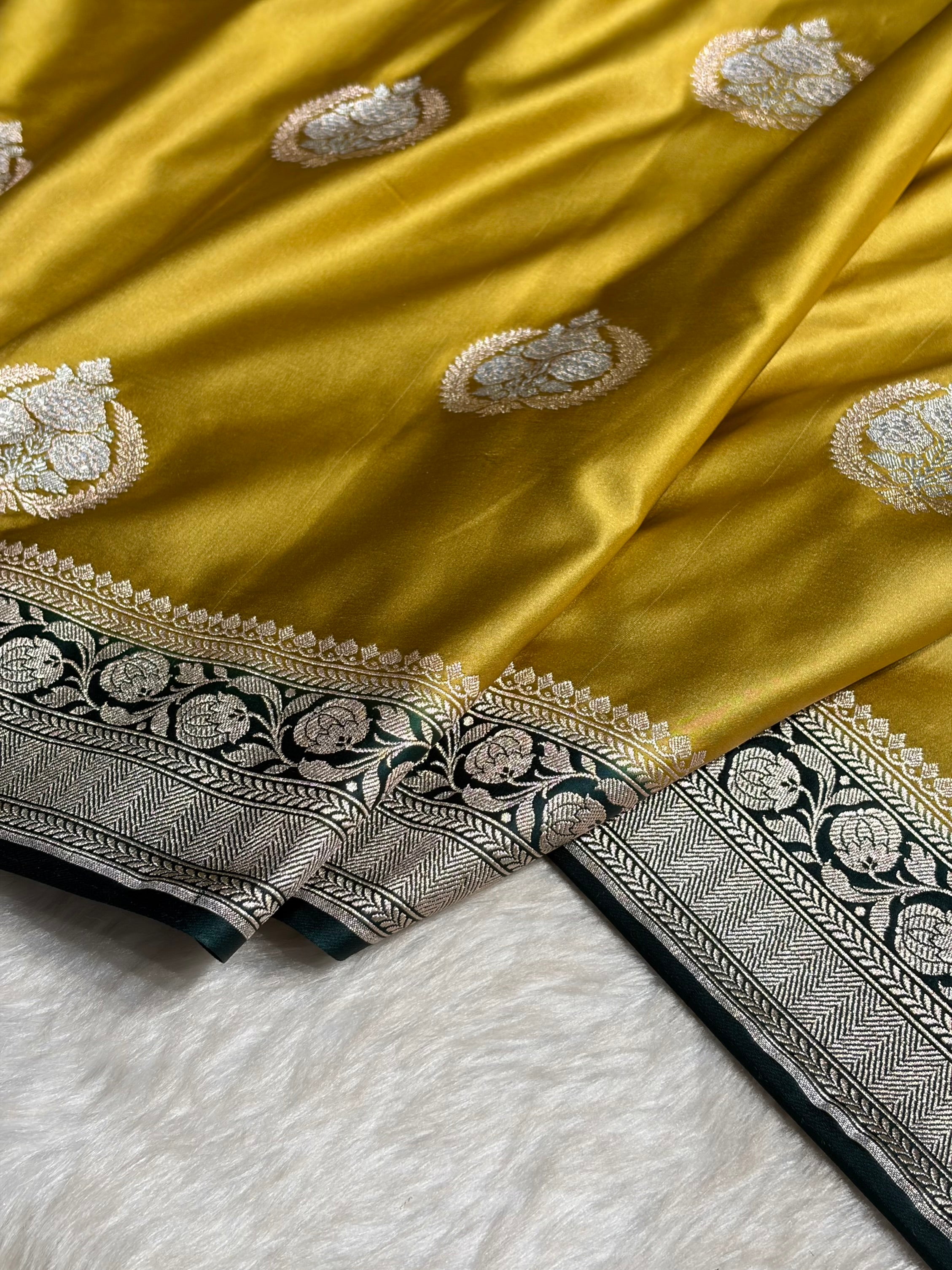 Contrast Dusty Mustard With Dark Bottle Green Minakari Boota Mashru Silk Saree MS35