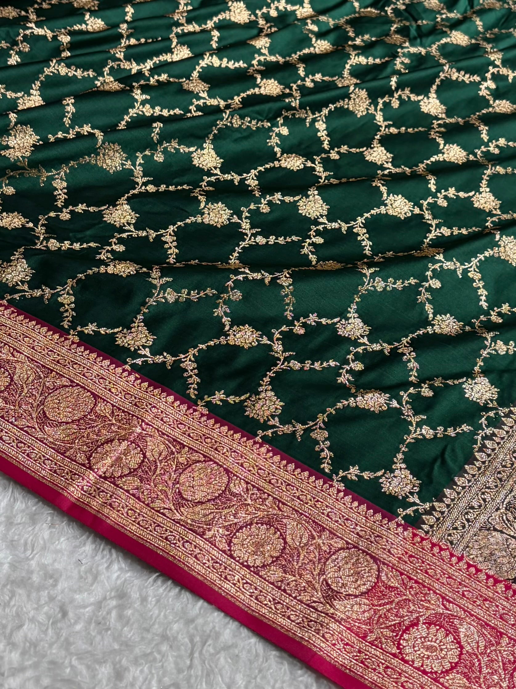 Banarasi Contrast Satin Katan Saree With Jaal Pattern in Bottle Green With Rani Shades SK124