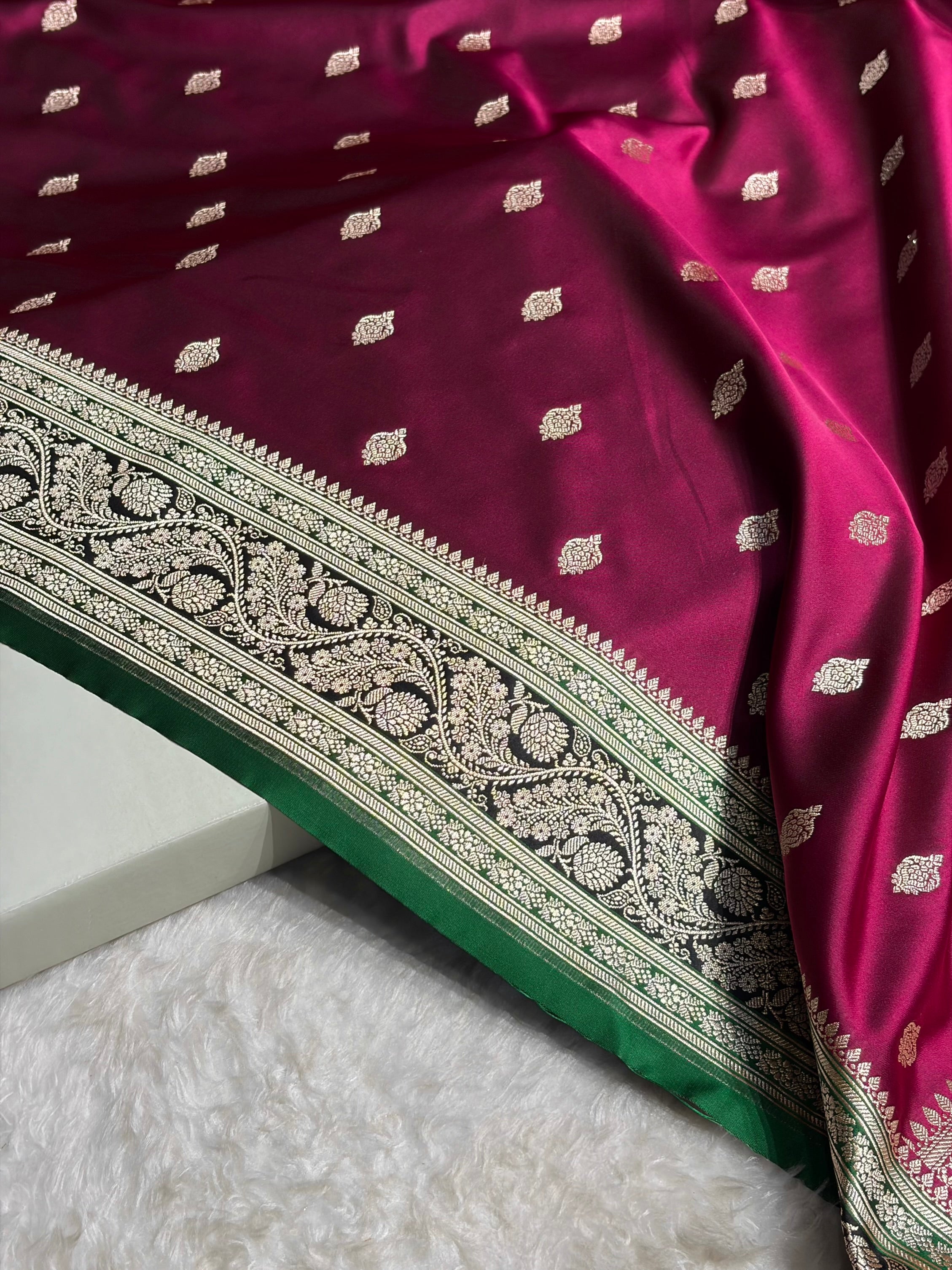 Banarasi Wine With Contrast Black Floral Border Mashru Silk Saree MSM-101