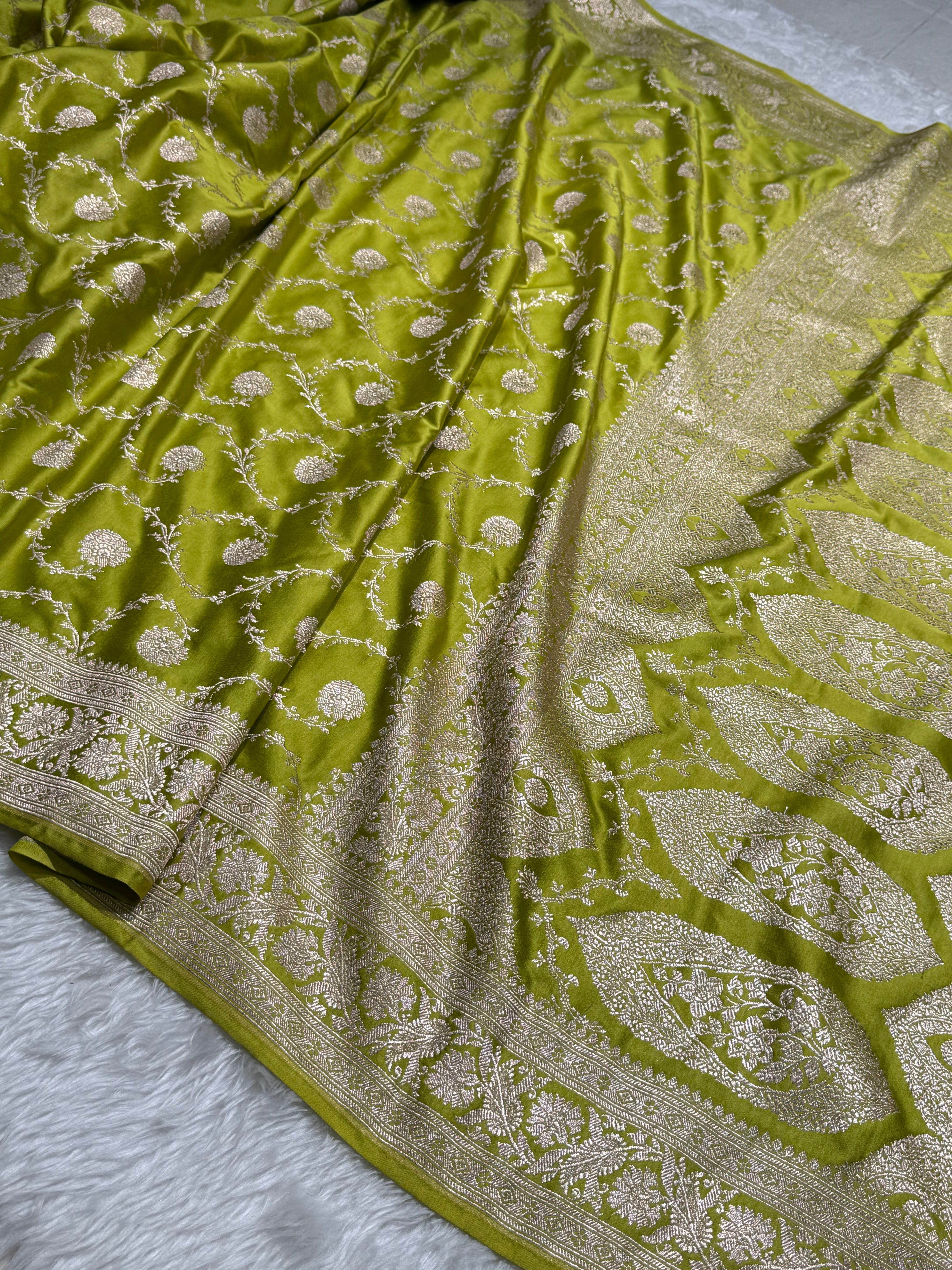 Liril Green Mashru Silk Banarasi Saree With Jaal Pattern