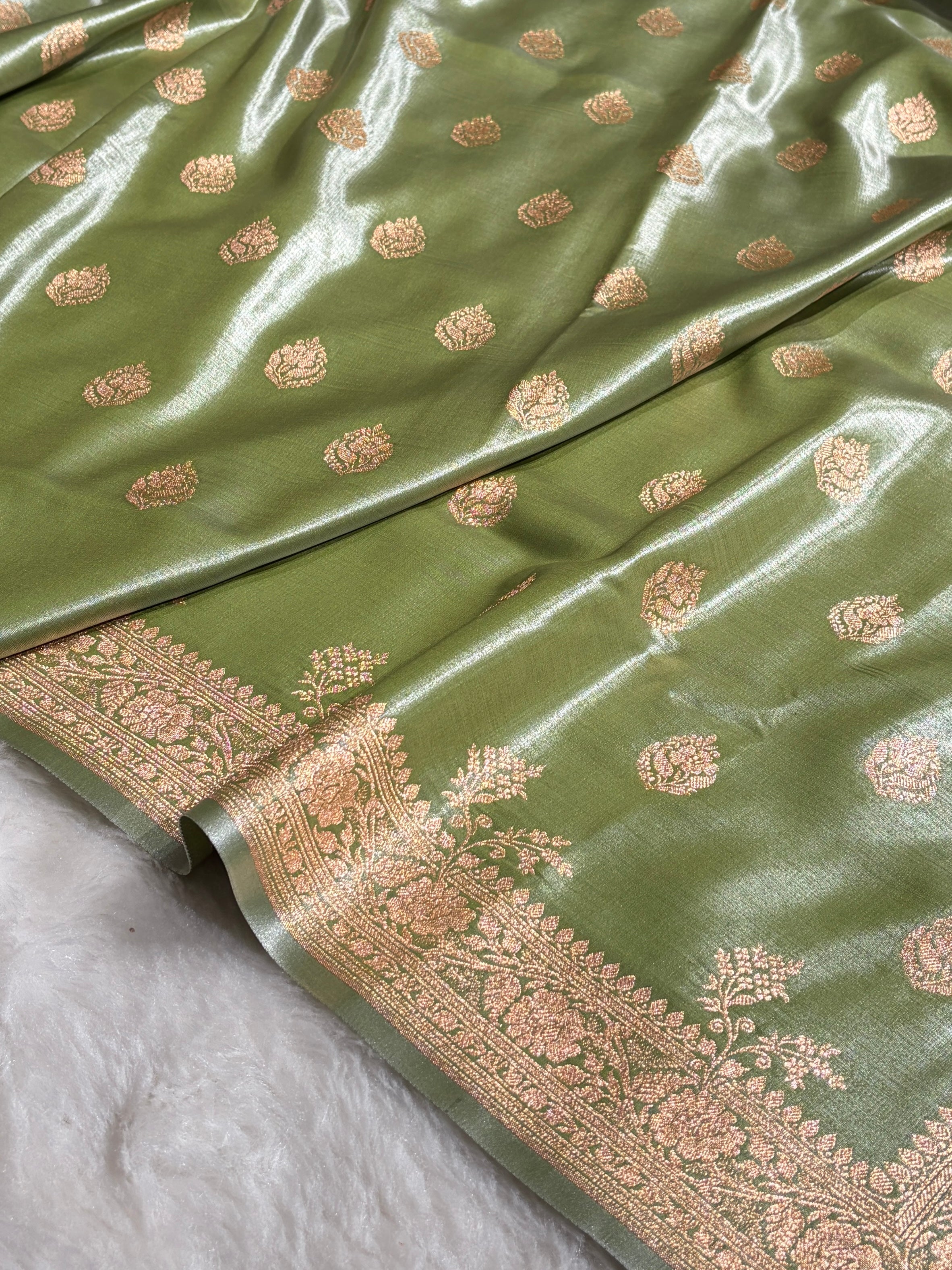 Satin Silk Booti in Pista Green SS20