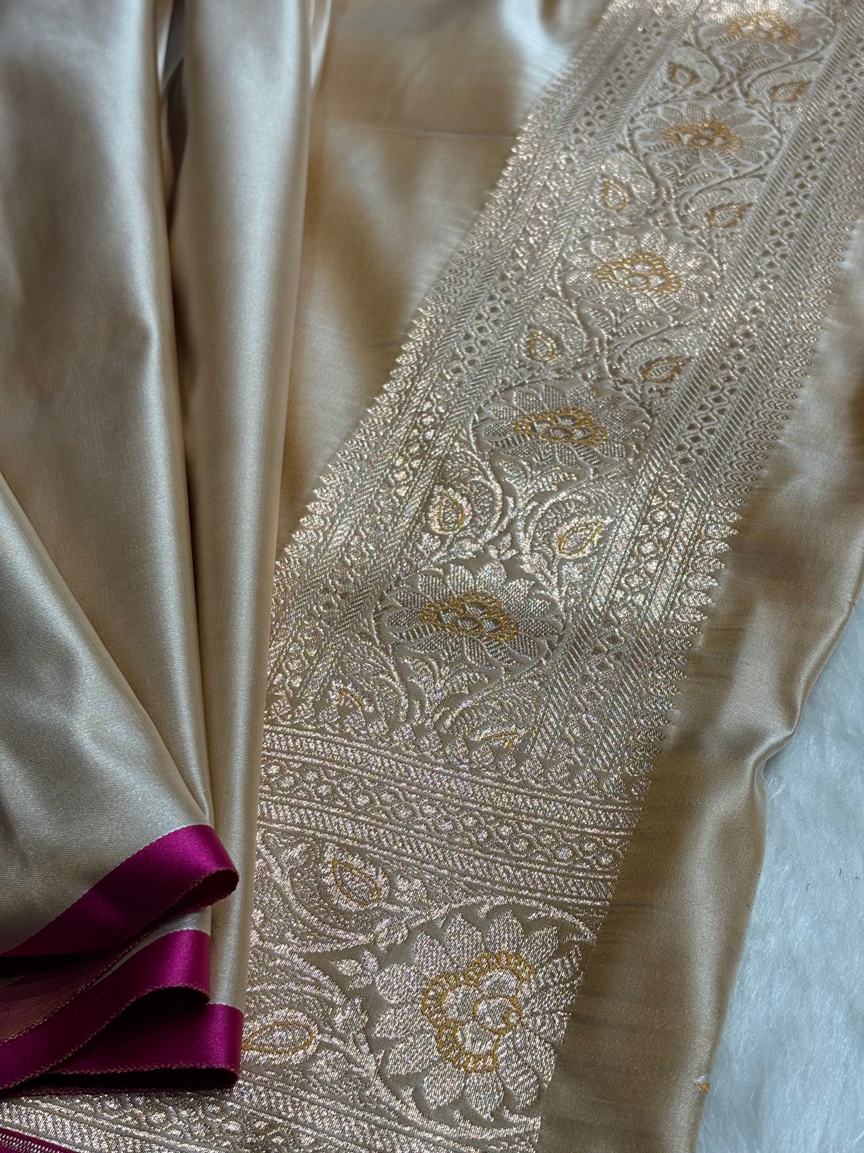 Tusser Booti Satin katan Silk Saree SK11