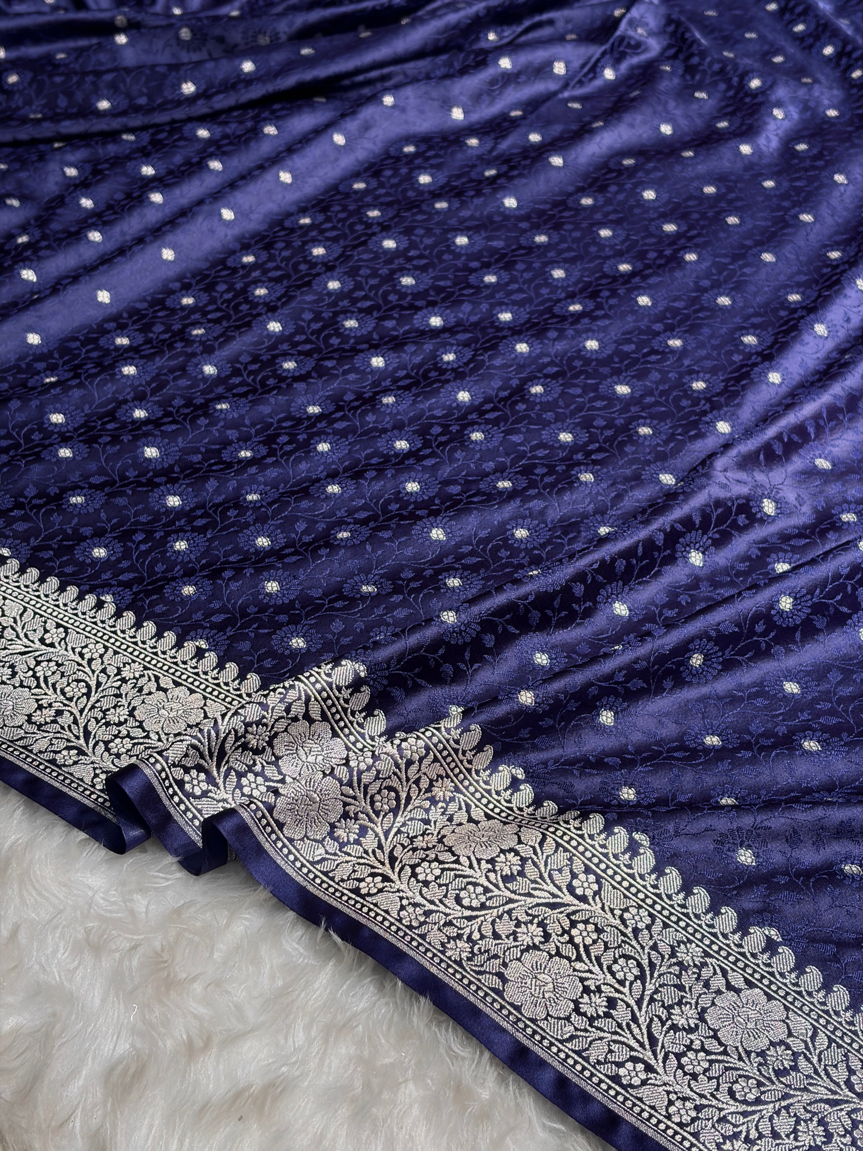 Navy Blue Shades Booti Tanchoi Mashru Silk Saree