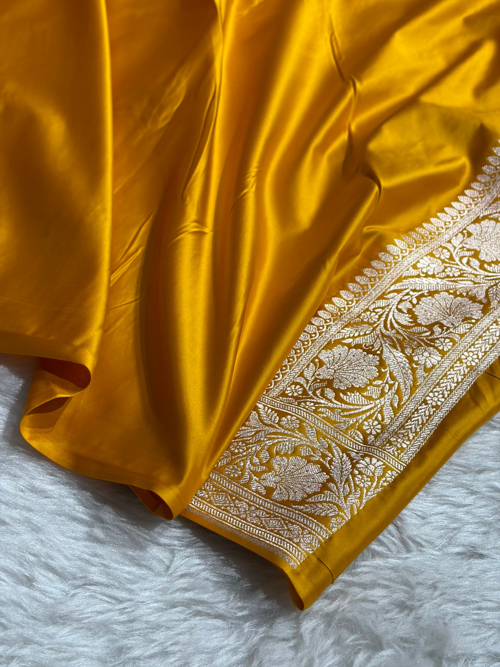 Mustard Shades Banarasi With Floral Jaal Pattern Mashru Silk Saree MSM-132