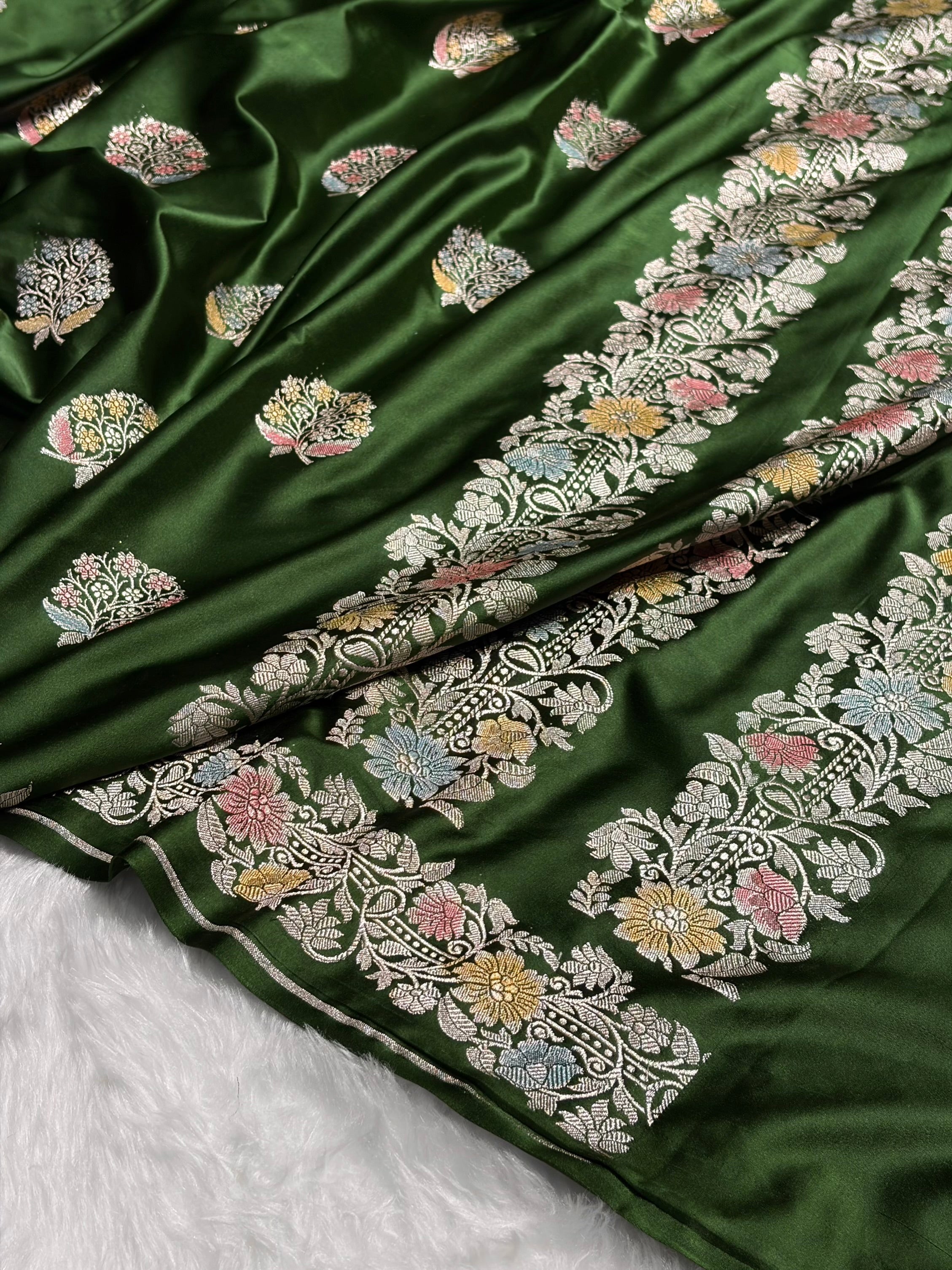 Bottle Green Mashru Silk Saree With Allover Floral Boota MS21