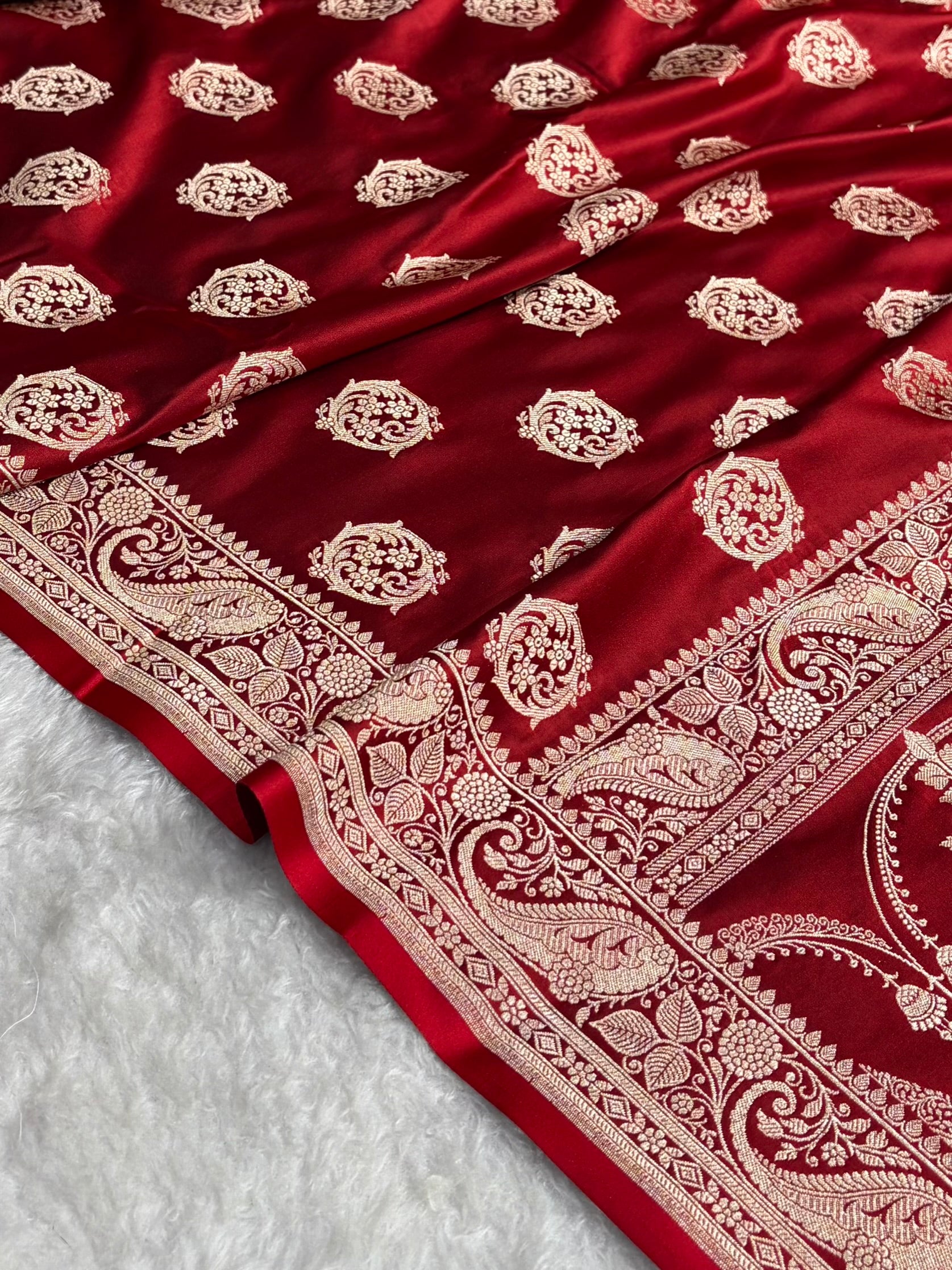 Banarasi Cross Maroon Shades Banarasi Boota Pattern Floral Mashru Silk Saree MSM-104
