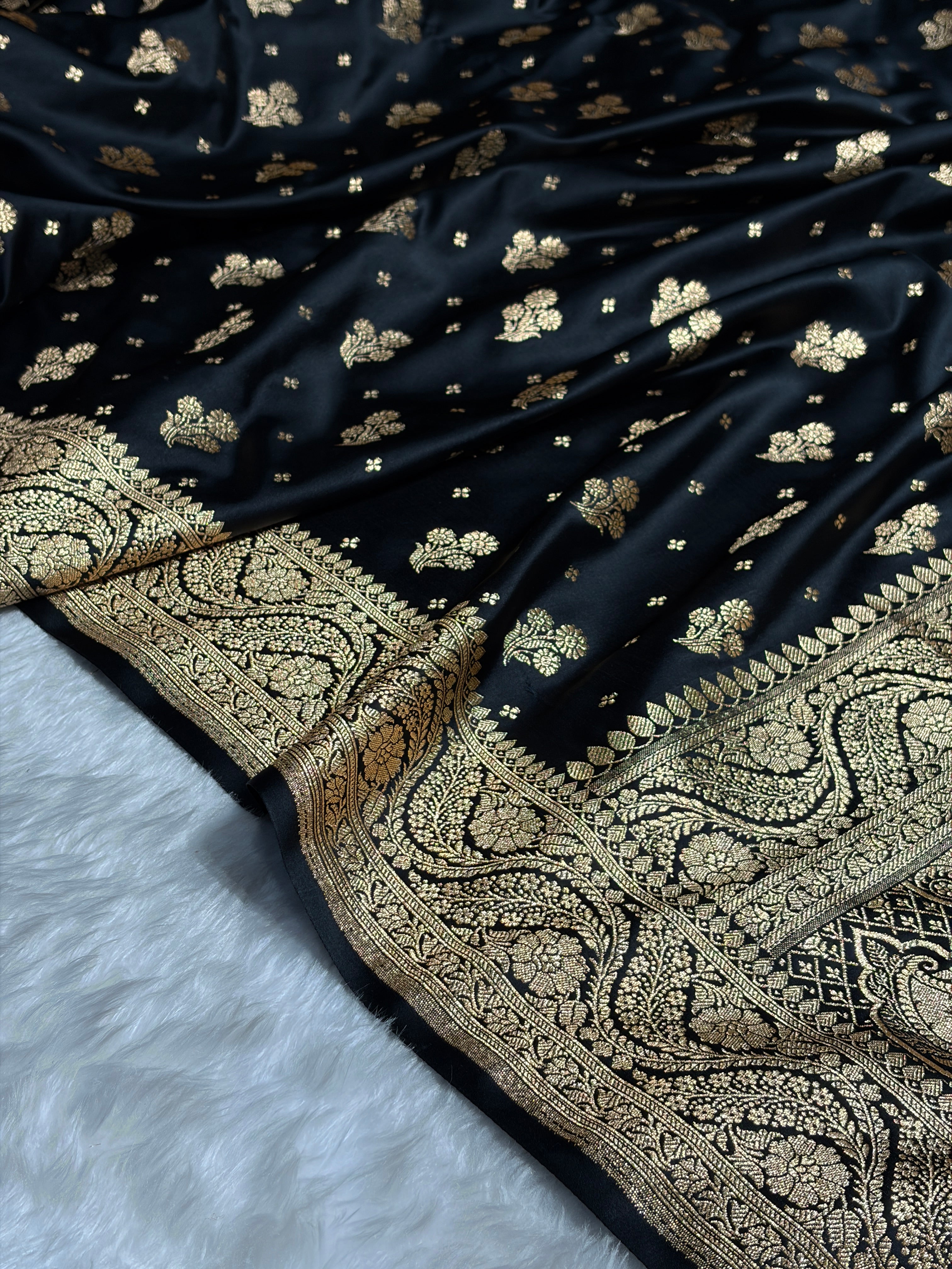Banarasi Black Floral Unique Boota Pattern Satin Katan Silk Saree SK73