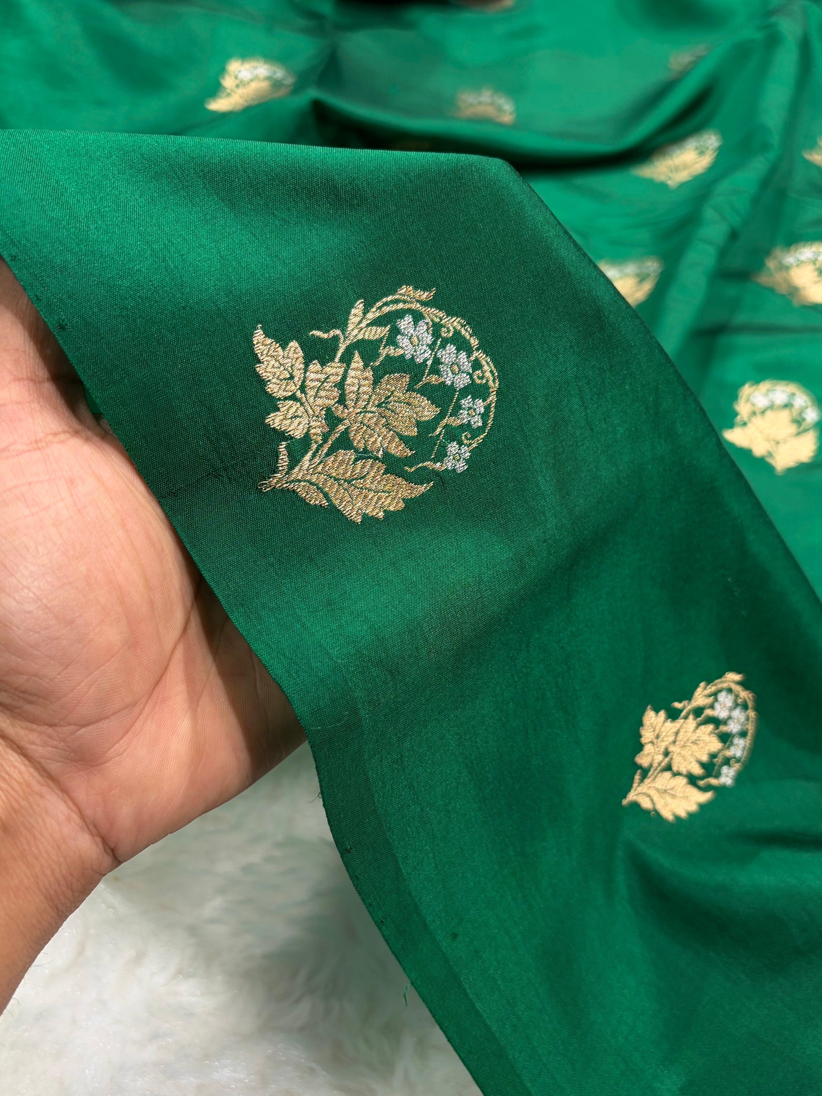 Banarasi Bottle Green Shades Minakari Boota Handwoven Pure Paper Silk Saree RM-92