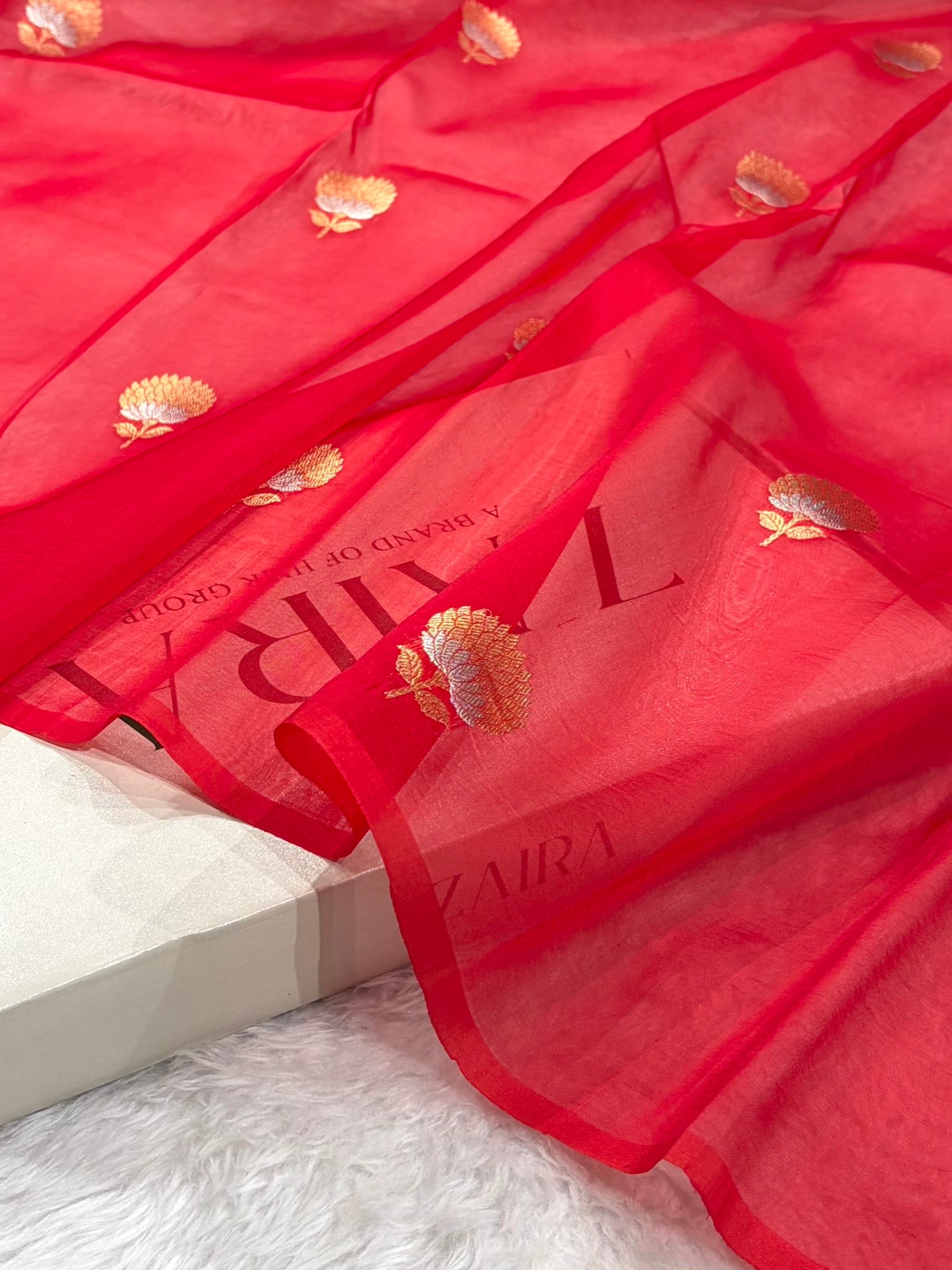 Pure Banarasi Organza Red Shades With Minakari Floral Banarasi Silk Saree PO-23