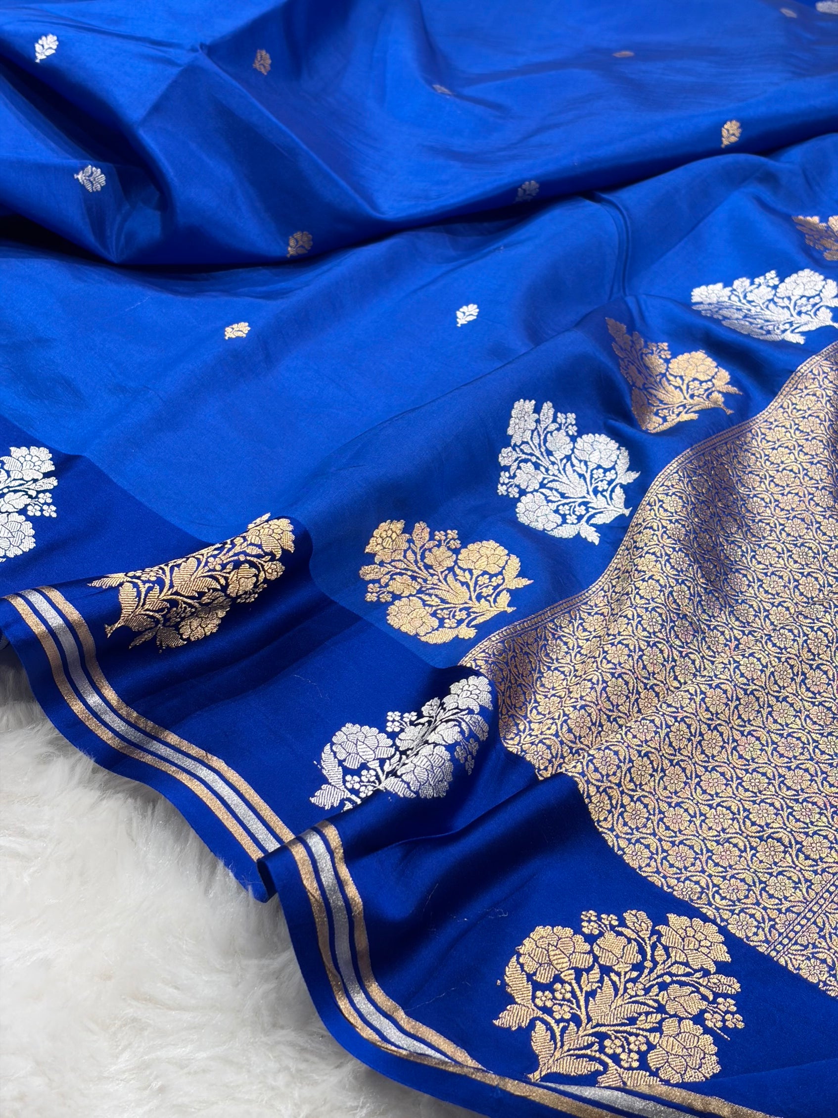 Royal Blue Handwoven Kaduwa Pure Katan Paper Silk RM-01