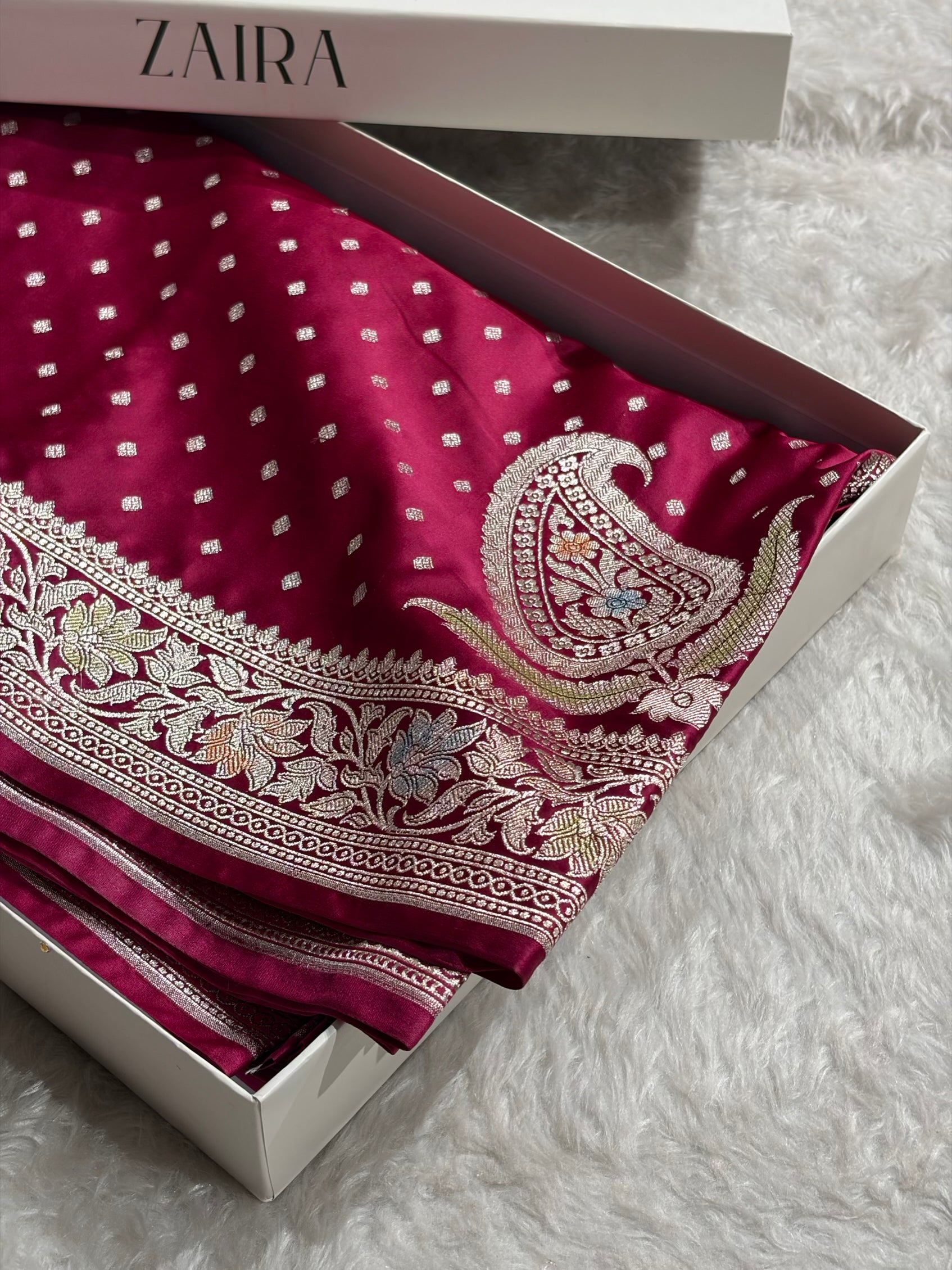 Banarasi Floral Pattern in Deep Magenta Shades Floral Mashru Silk Saree MCS95