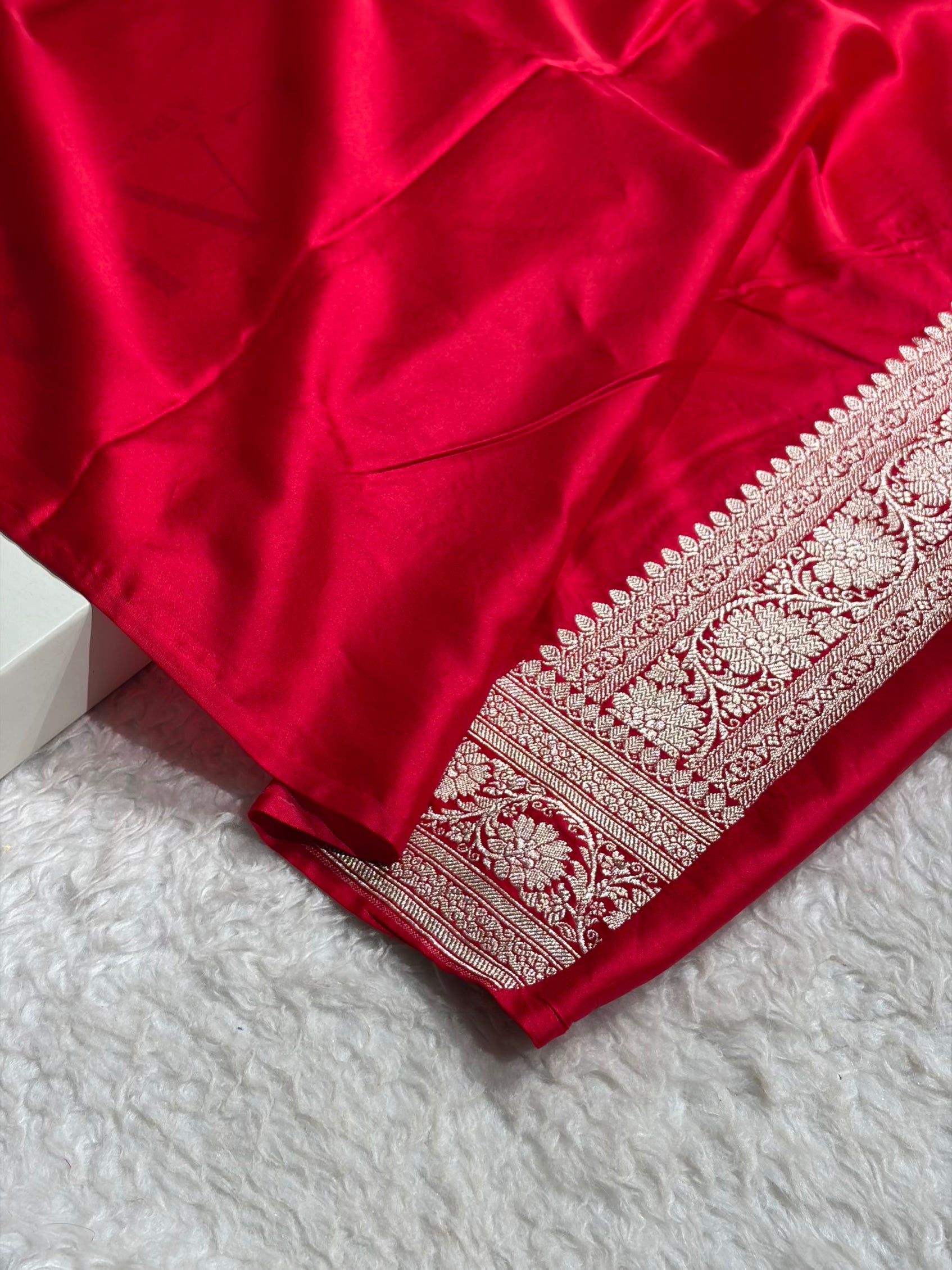 Banarasi Red Shades Brocade Mashru Silk Saree MS84