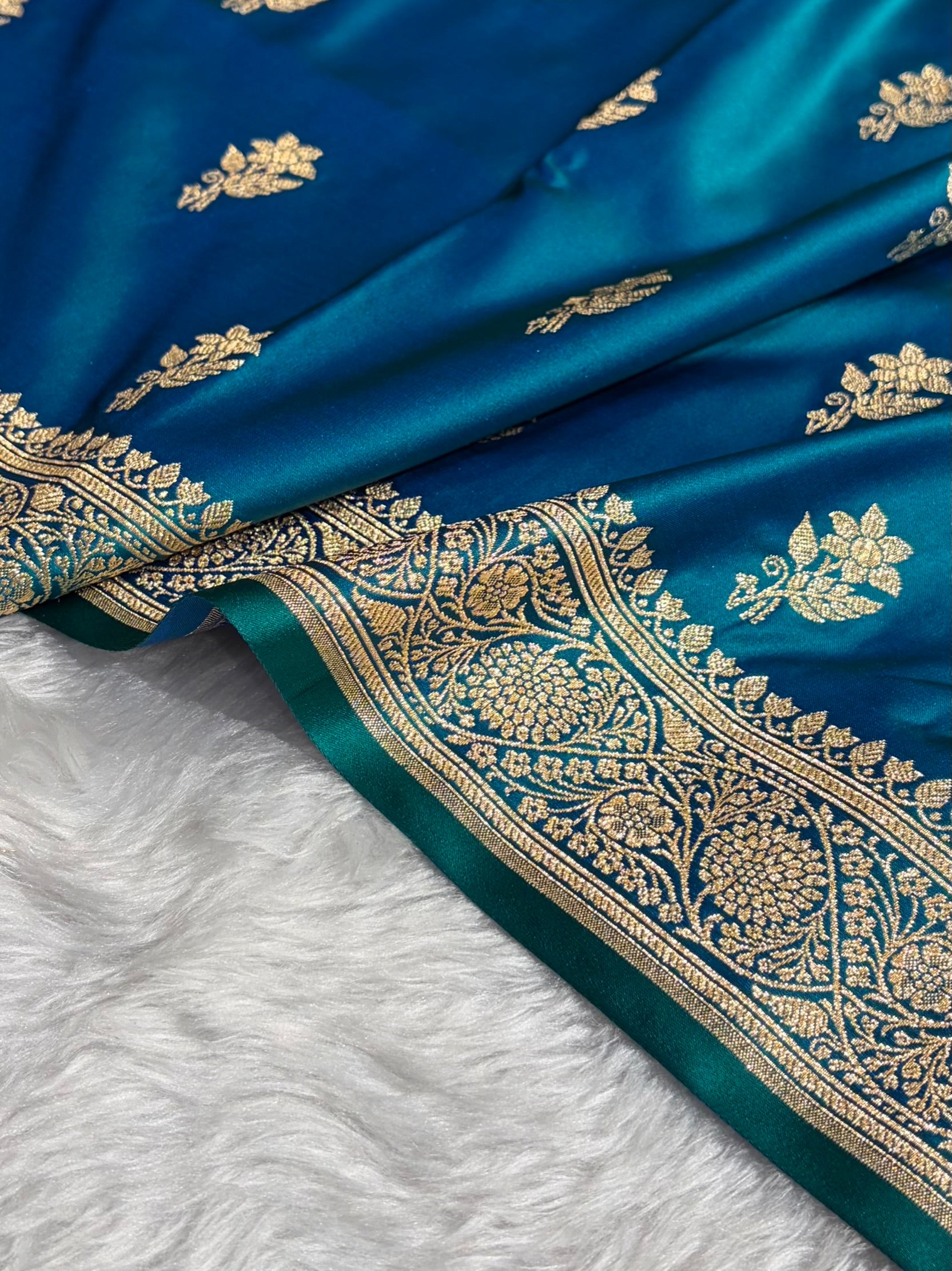 Peacock Shades Banarasi Boota Pattern Floral Mashru Silk Saree MSM-108