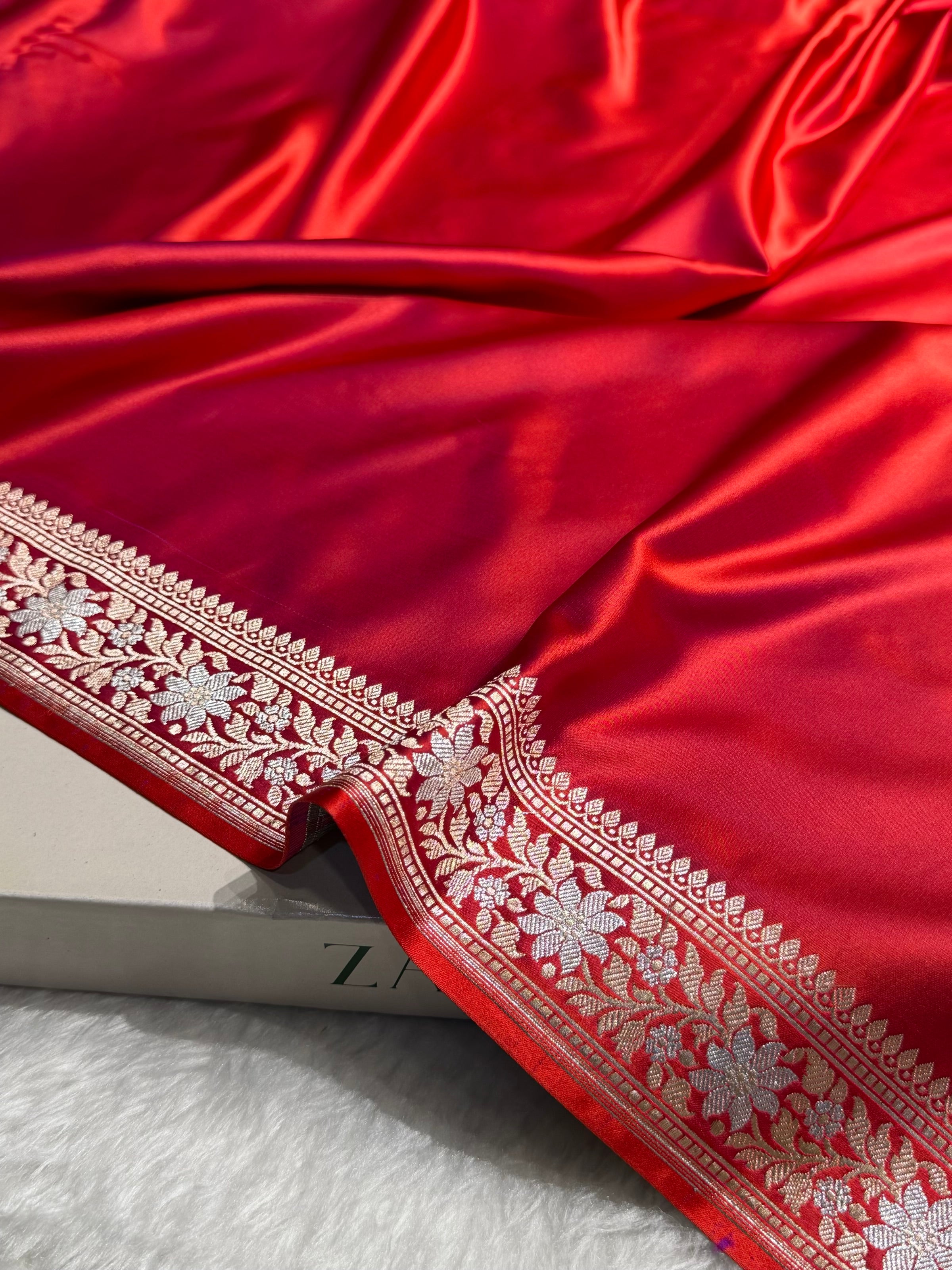 Cross Red Shades Plain Banarasi With Minakari Floral Border Mashru Silk Saree MSM-123