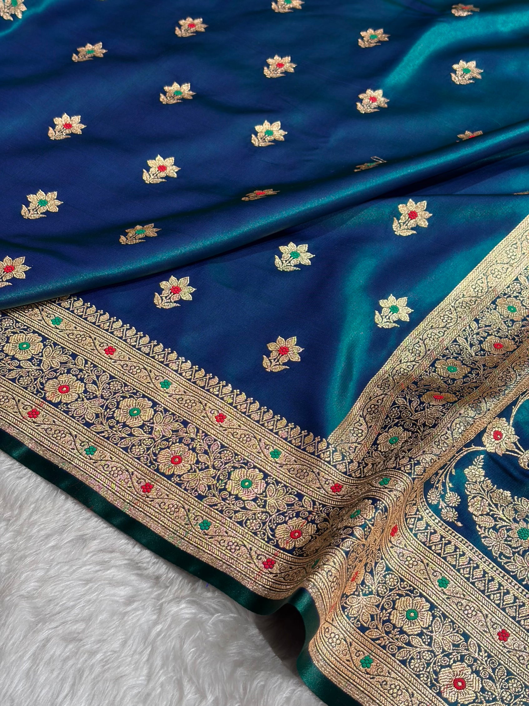 Peacock Shades Minakari Boota Pattern Banarasi Satin Silk Saree SS44