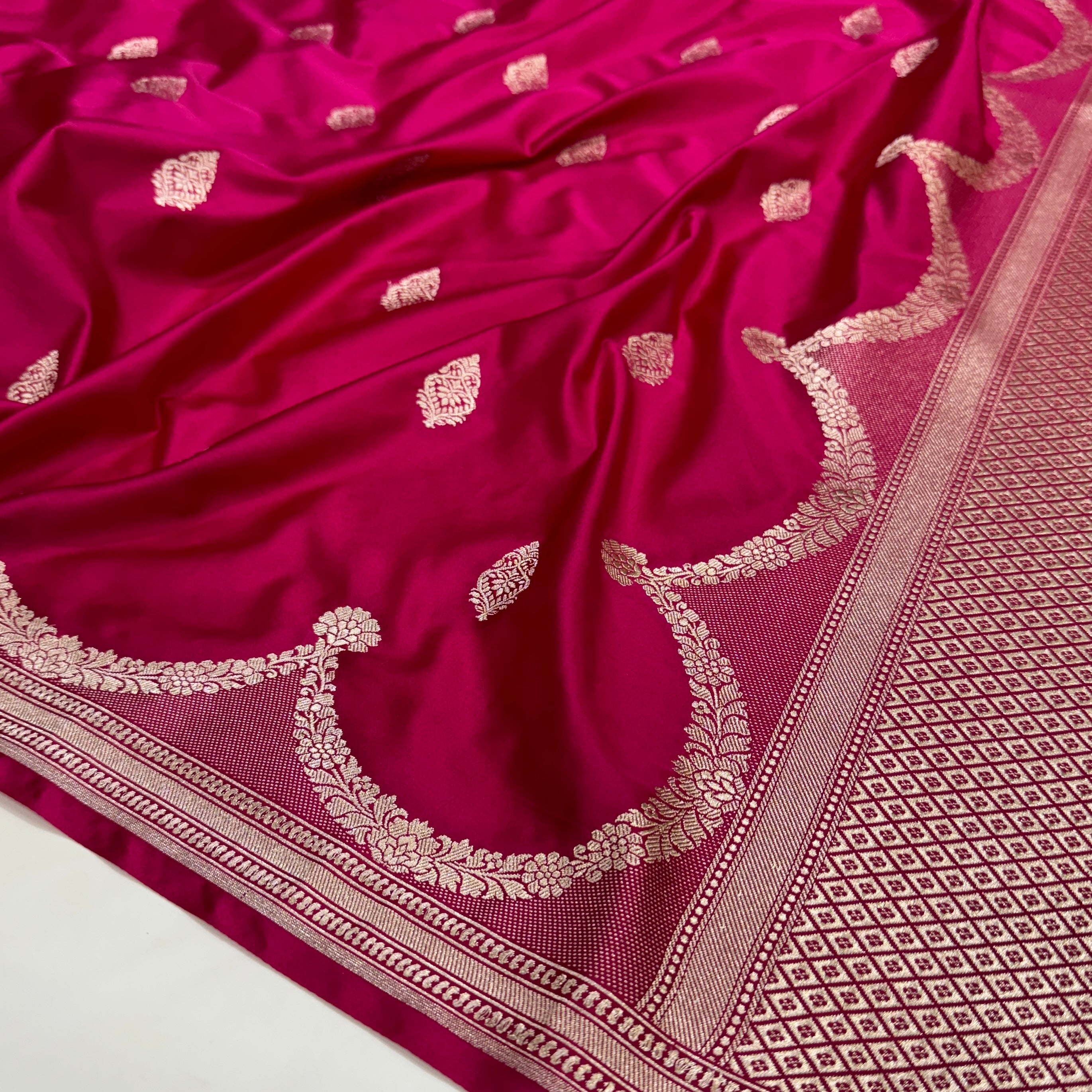Ruby Pink Scallop Mashru Silk Saree